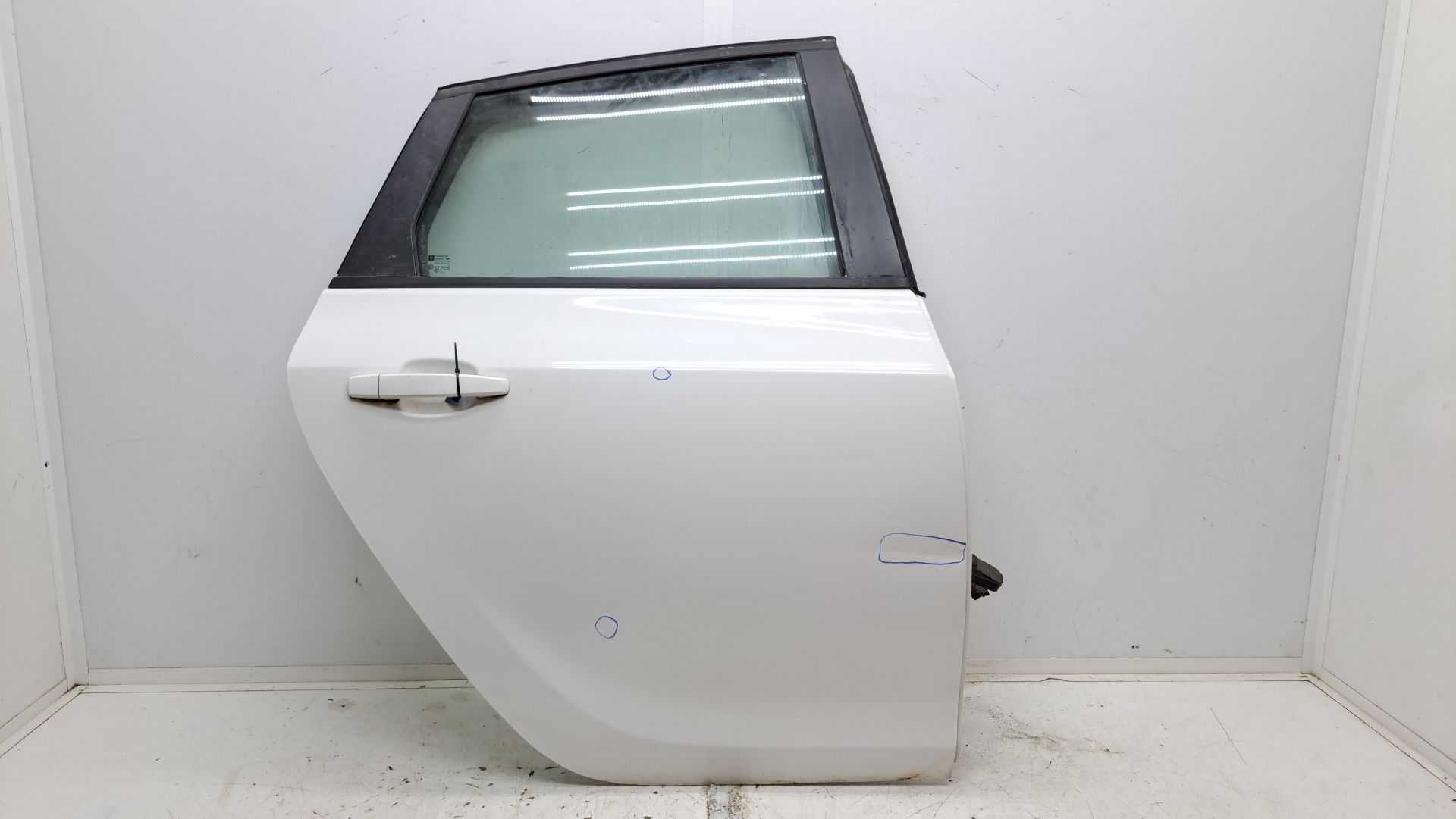 Recambio de puerta trasera derecha para opel astra j lim. 1.3 16v cdti referencia OEM IAM   