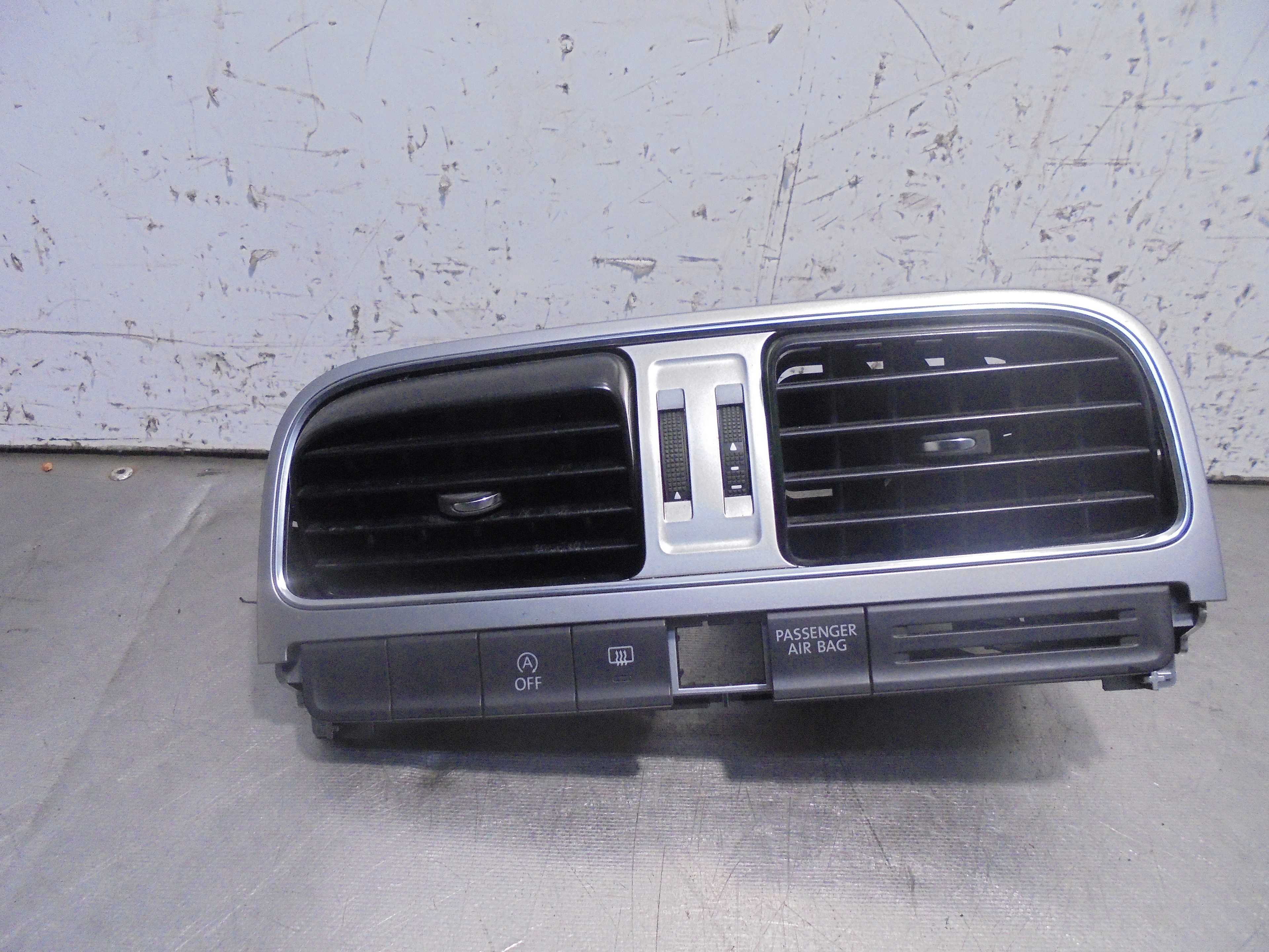 Recambio de aireador central para volkswagen polo (6r1) 1.4 tdi referencia OEM IAM 6C0819728  