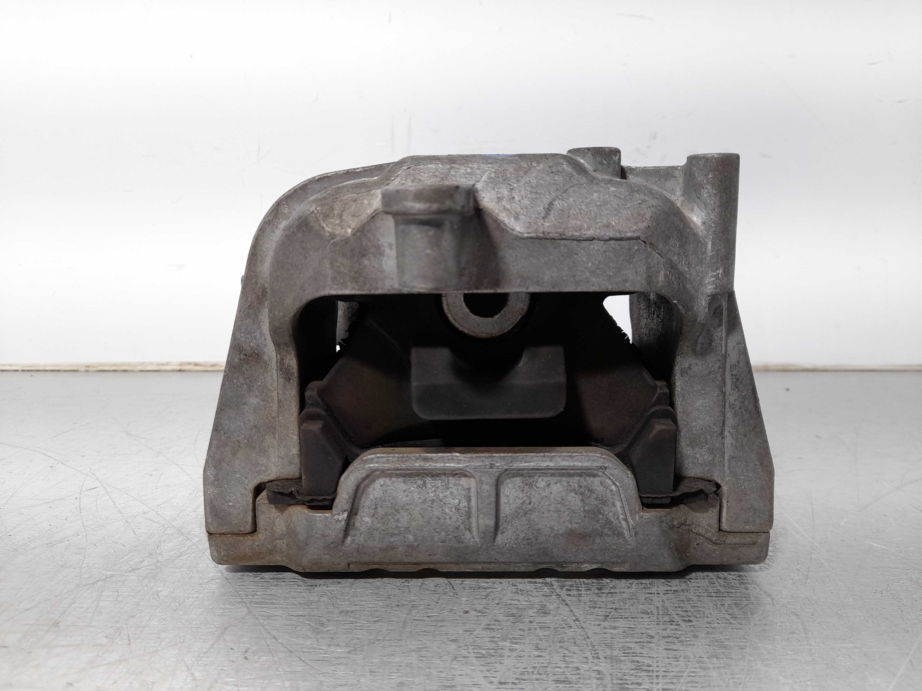 Recambio de soporte motor derecho para audi a3 (8p) 2.0 tdi referencia OEM IAM HM3060M02  