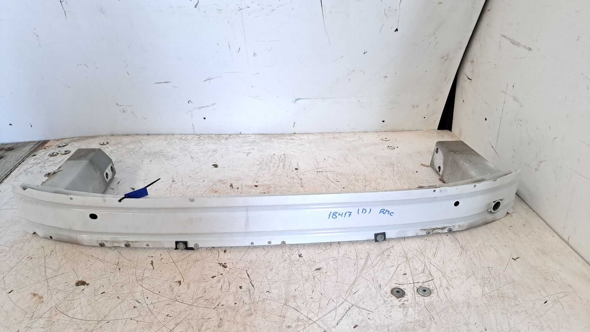 Recambio de refuerzo paragolpes delantero para opel astra j lim. 1.3 16v cdti referencia OEM IAM 13259739  