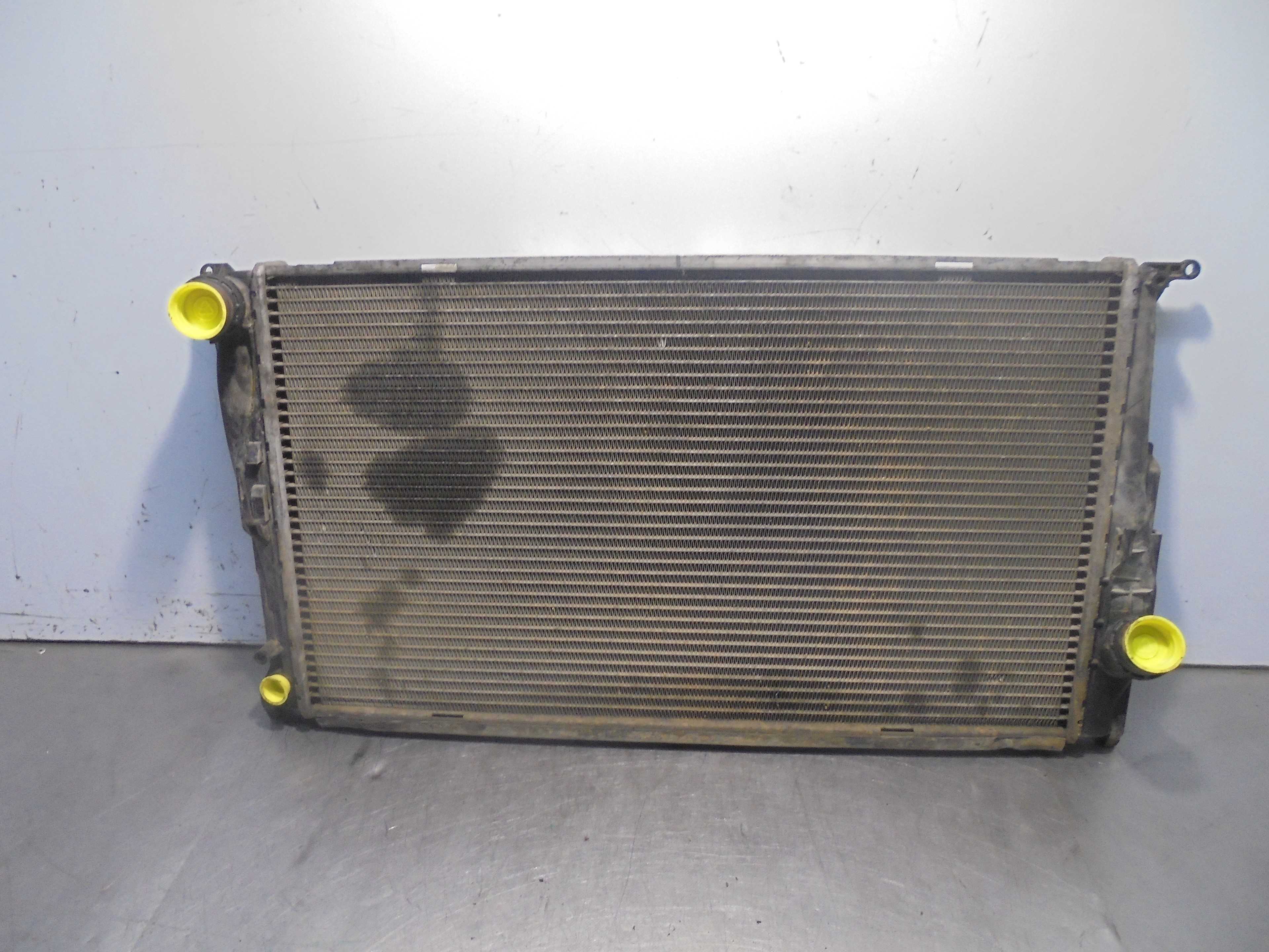 Recambio de radiador agua para bmw serie 3 berlina (e90) 320d referencia OEM IAM 779744902 2041240 