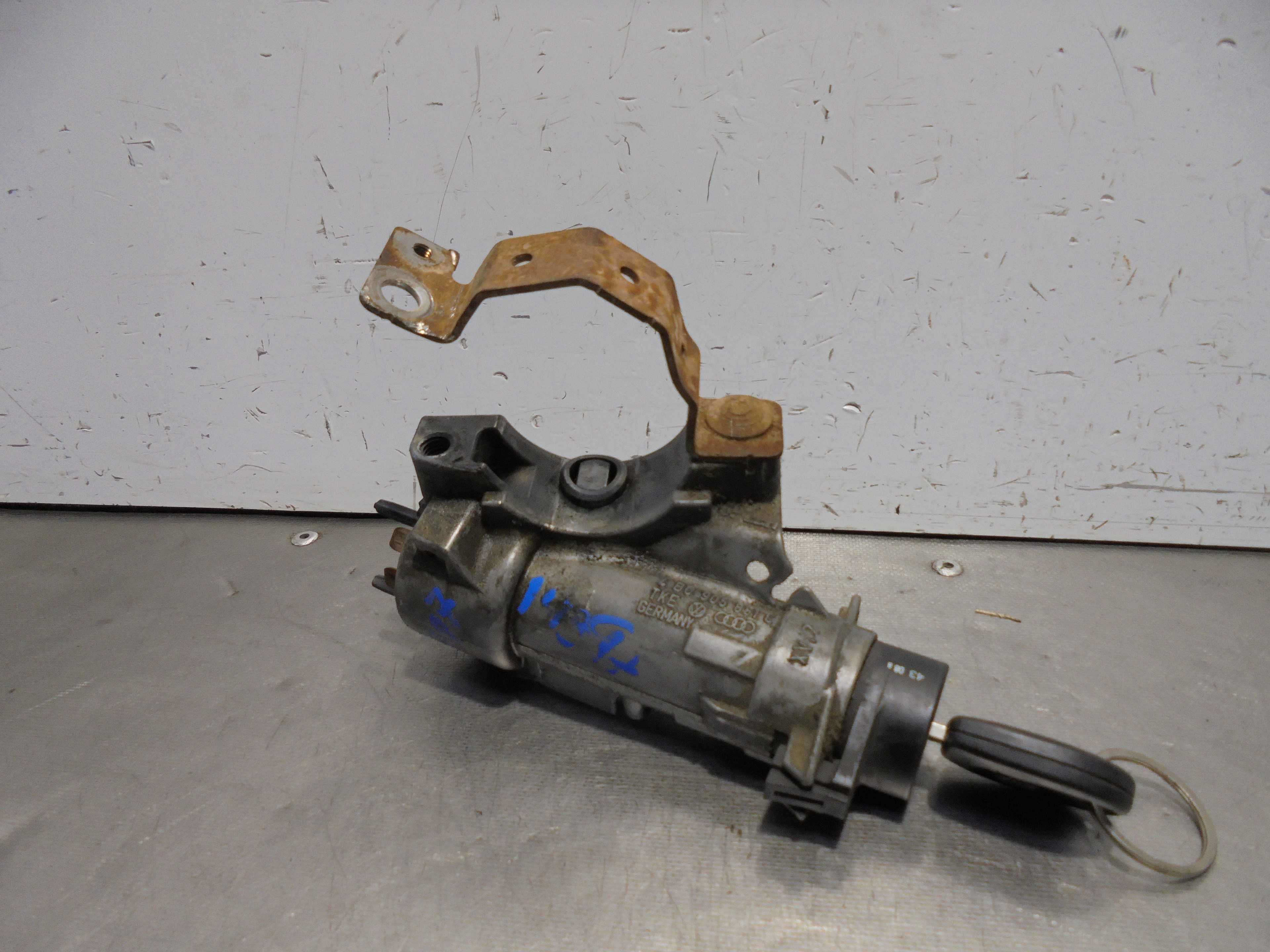 Recambio de conmutador de arranque para seat ibiza sc (6j1) 25 aniversario referencia OEM IAM 4B0905851C  