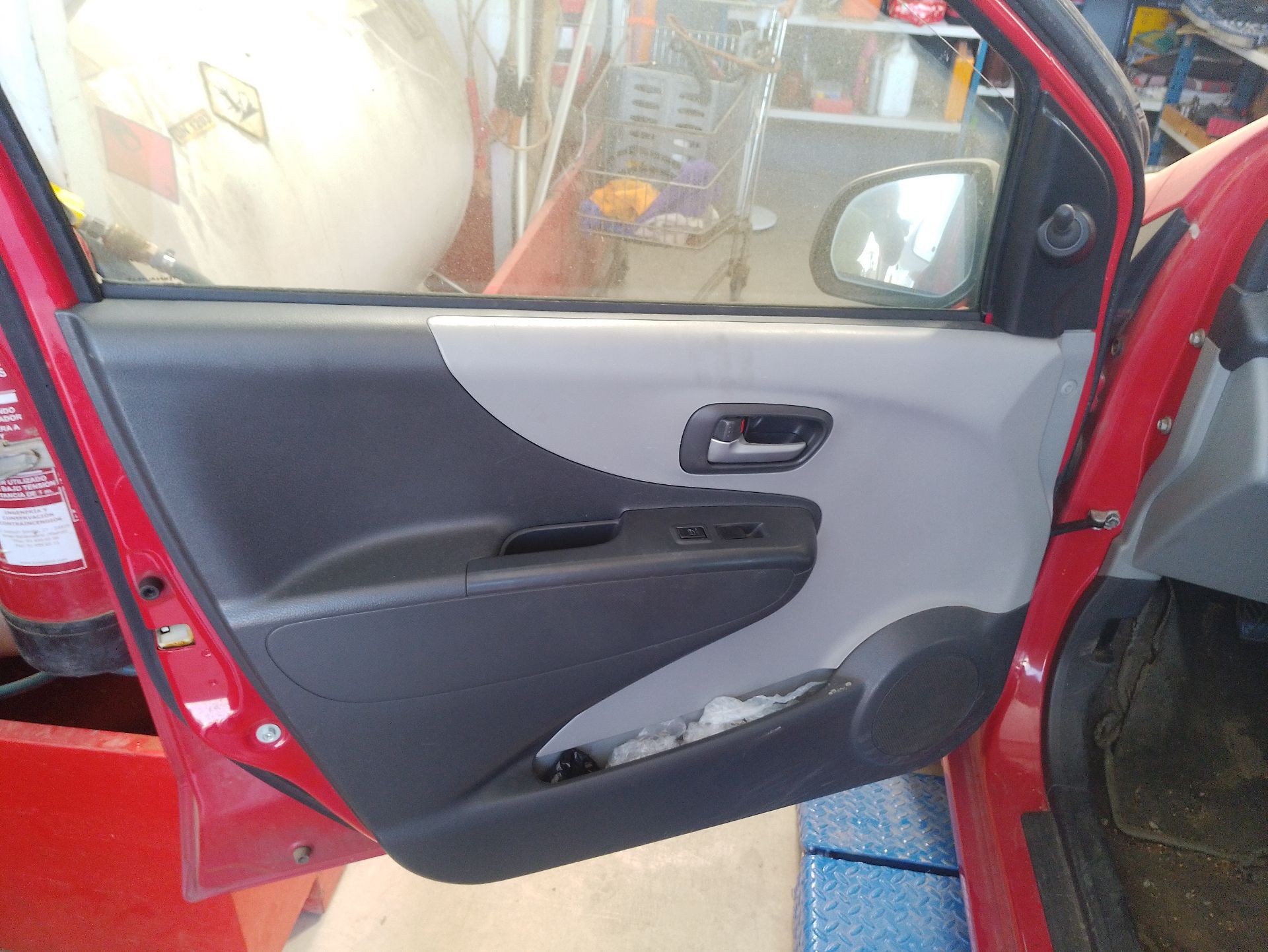 Recambio de guarnecido puerta delantera izquierda para nissan pixo (ua0) 1.0 referencia OEM IAM   