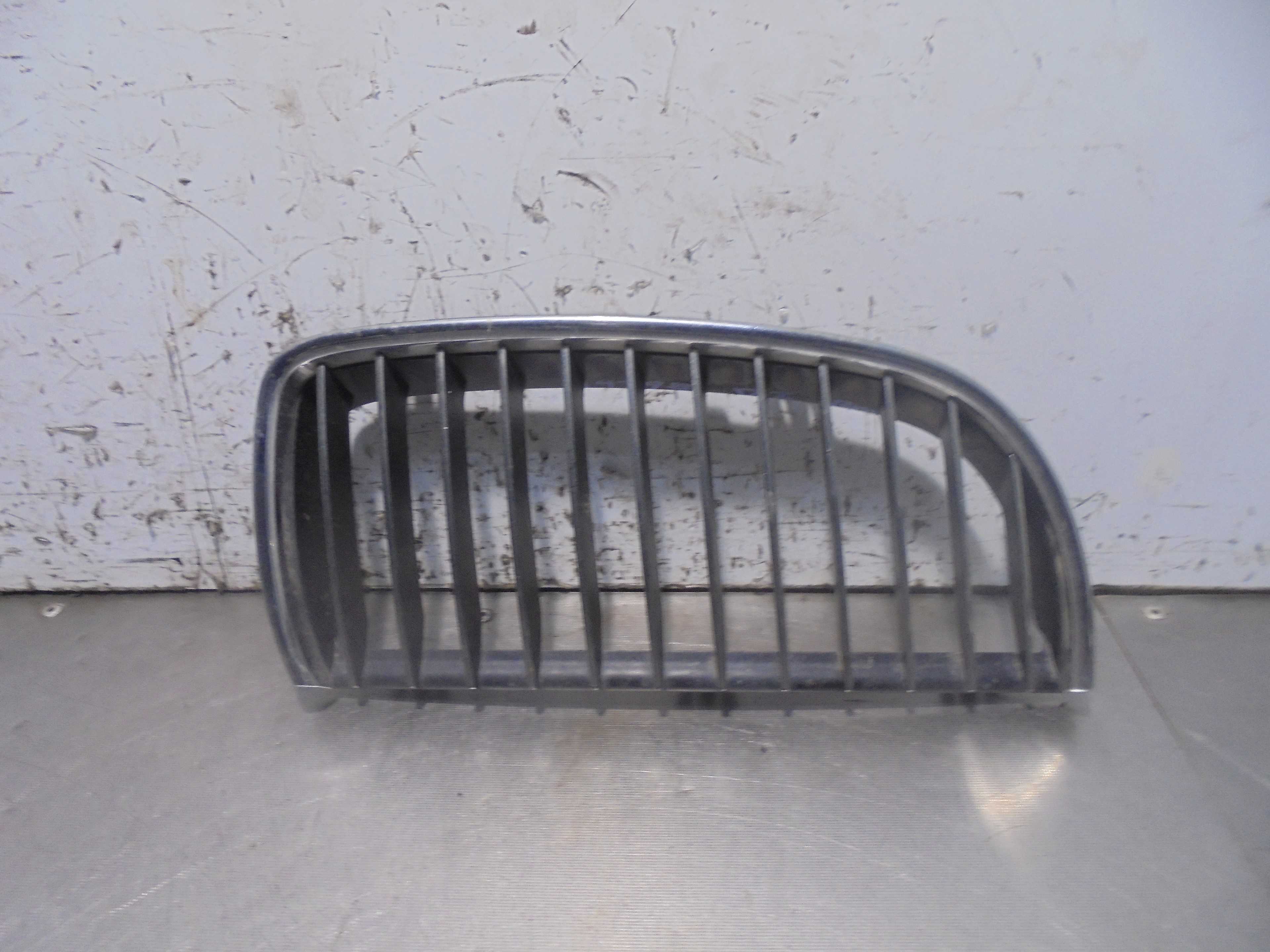 Recambio de rejilla delantera para bmw serie 3 berlina (e90) 320d referencia OEM IAM 7120010  