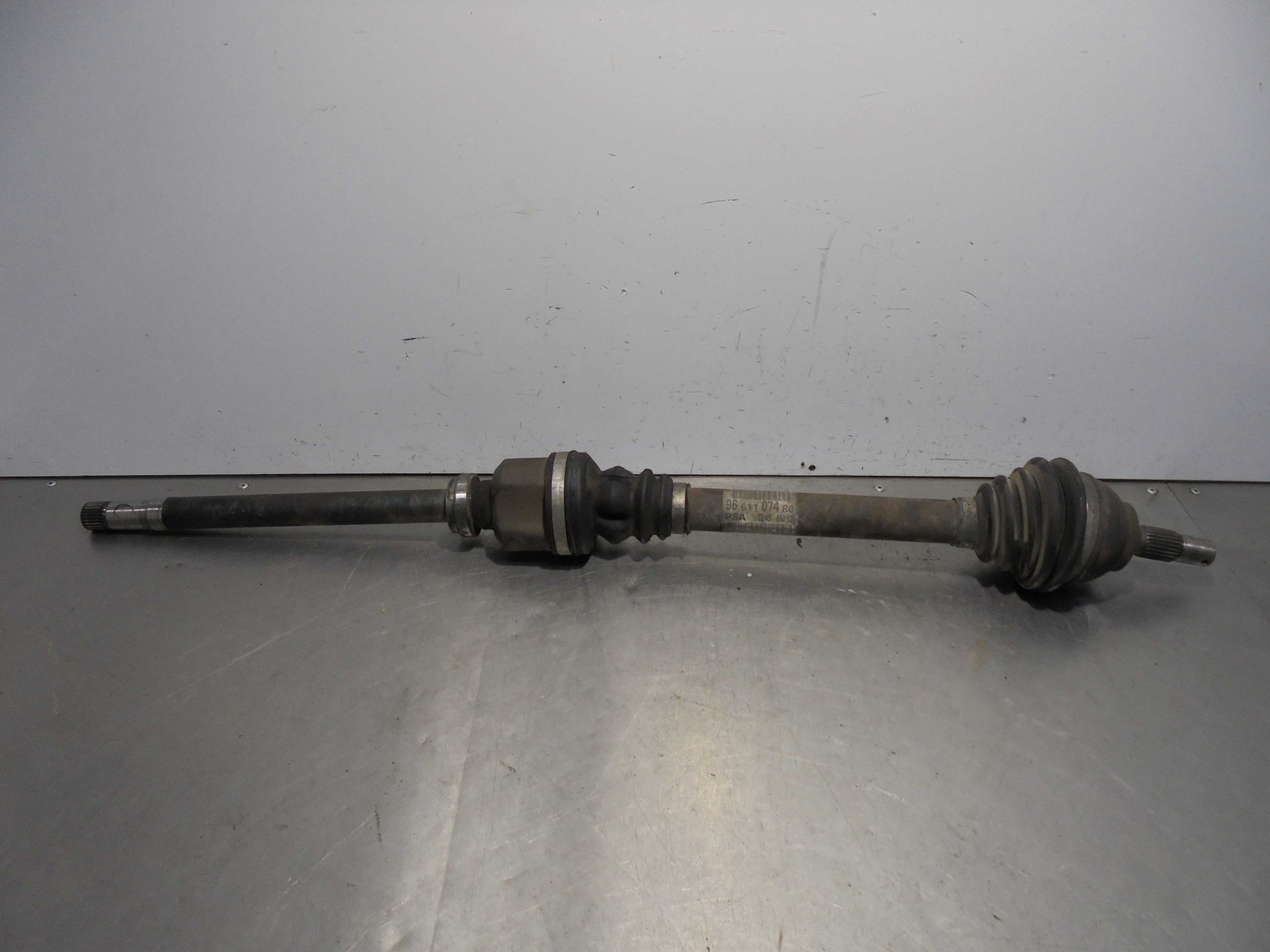 Recambio de transmision delantera derecha para peugeot 5008 1.6 hdi fap referencia OEM IAM 9661107480  