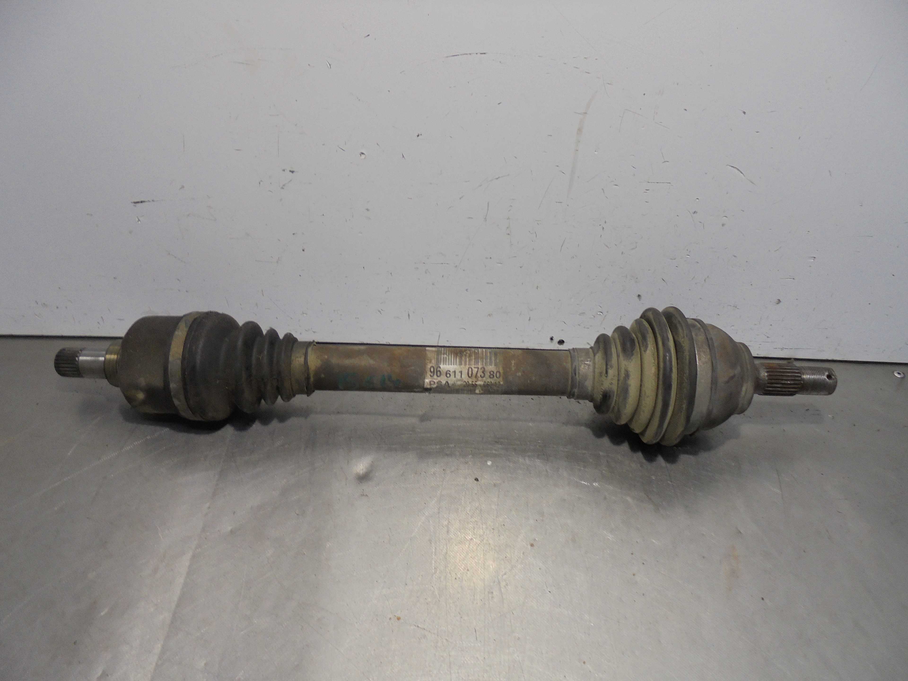 Recambio de transmision delantera izquierda para peugeot 5008 1.6 hdi fap referencia OEM IAM 9661107380  