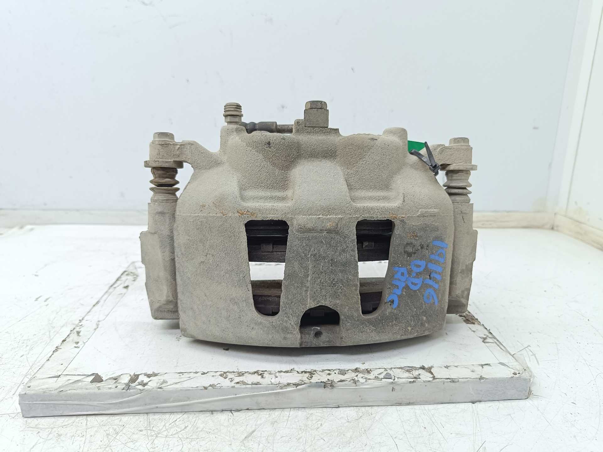 Recambio de pinza de freno delantera derecha para fiat freemont (345) urban referencia OEM IAM  K68003707AC 00K68003707AC