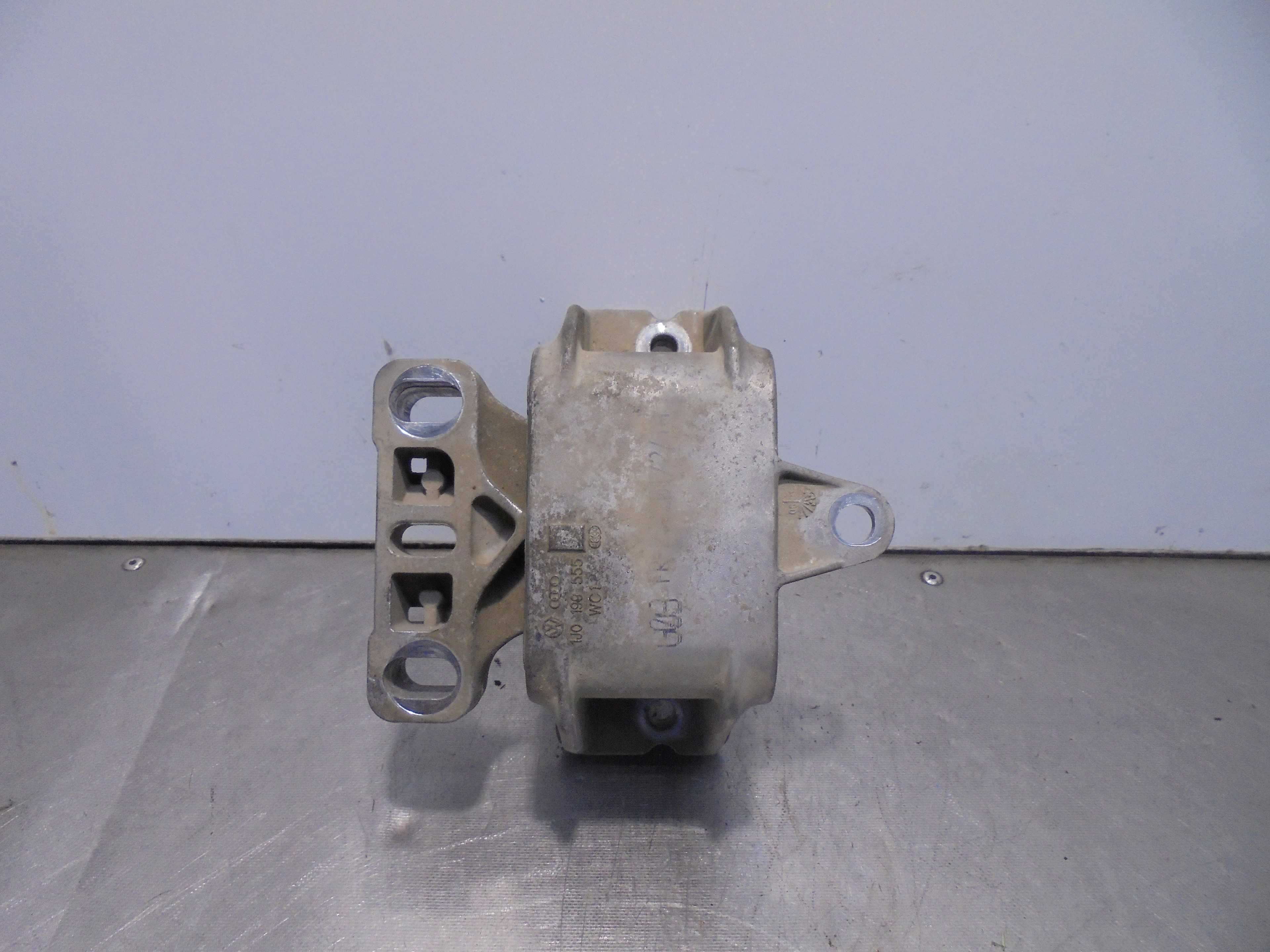 Recambio de soporte motor izquierdo para volkswagen bora berlina (1j2) conceptline referencia OEM IAM 1J0199555  