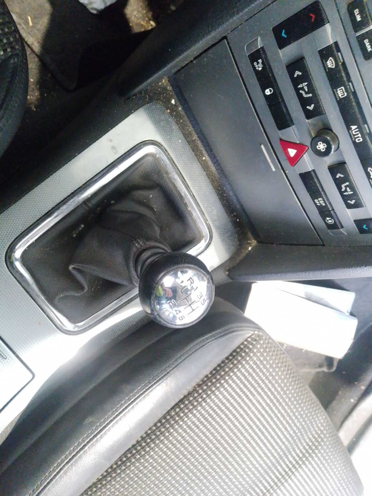 Recambio de palanca cambio para peugeot 407 (6d_) 2.0 hdi 135 (6drhrh, 6drhre, 6drhrg, 6drhrj) referencia OEM IAM 2400KH  