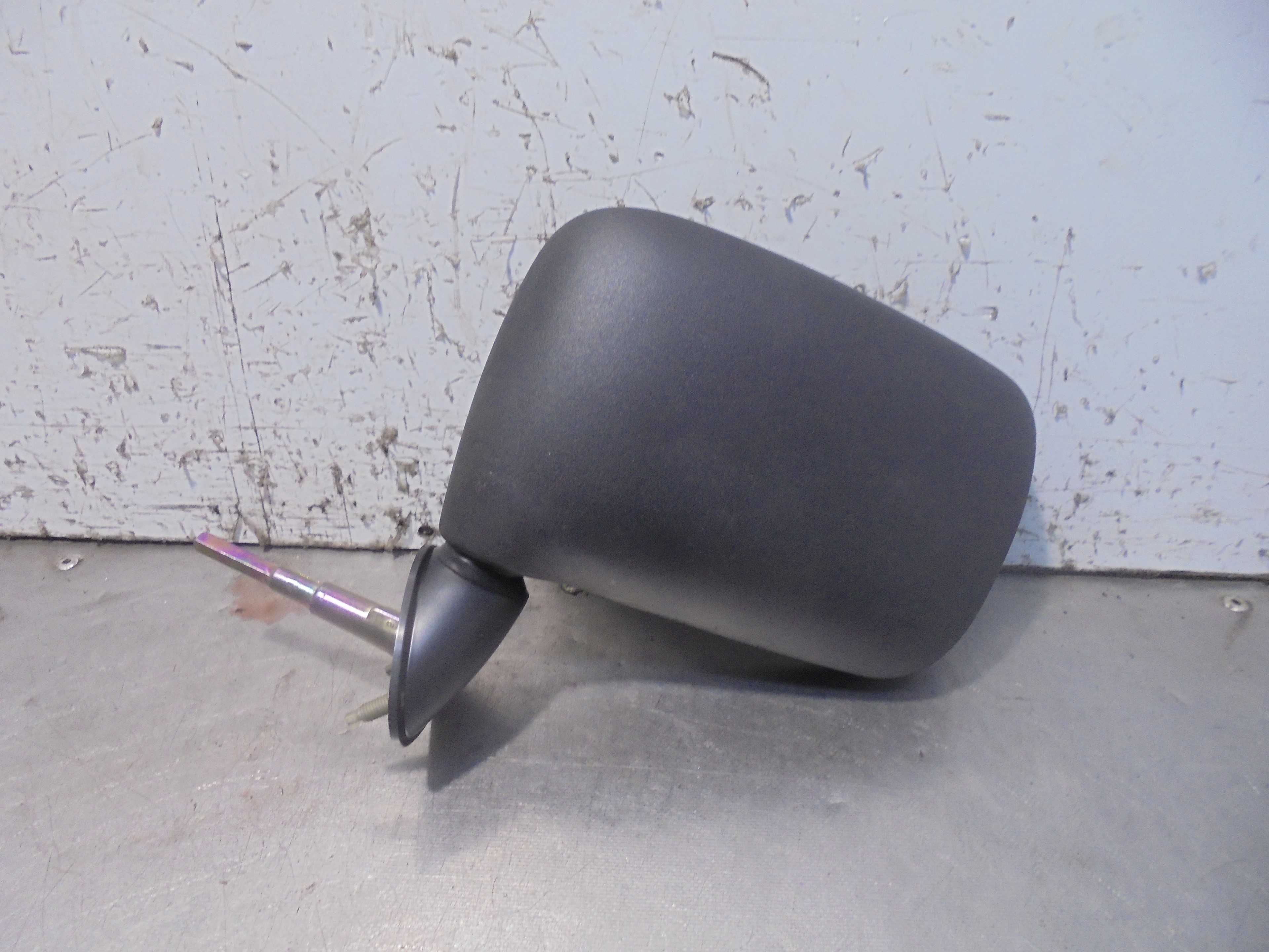 Recambio de retrovisor izquierdo para ford fiesta berl./express referencia OEM IAM   