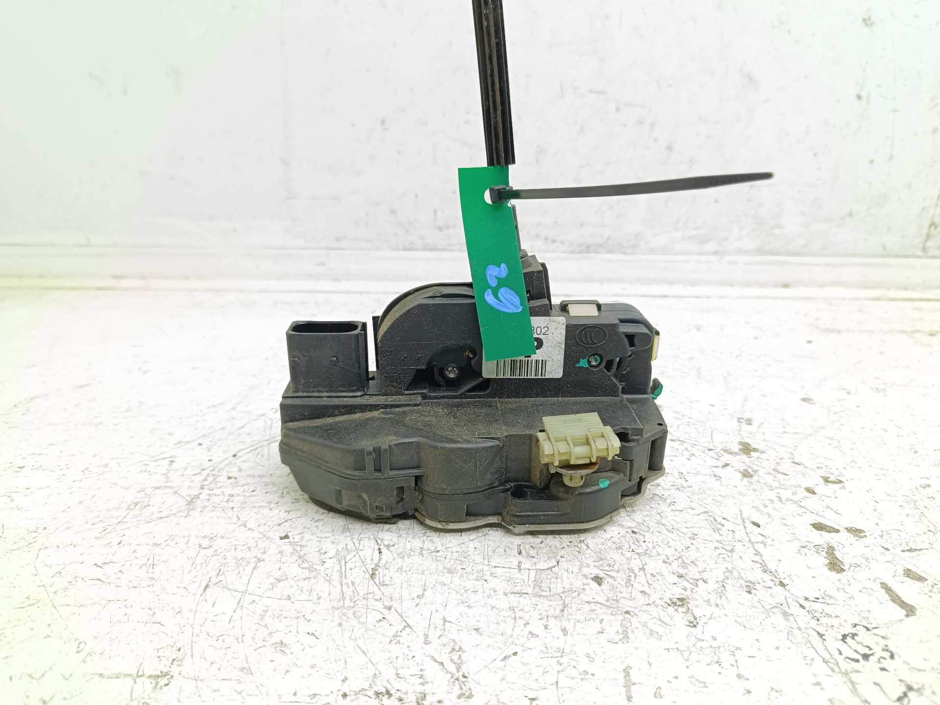 Recambio de cerradura puerta delantera derecha para chevrolet cruze 2.0 diesel cat referencia OEM IAM 13503802  