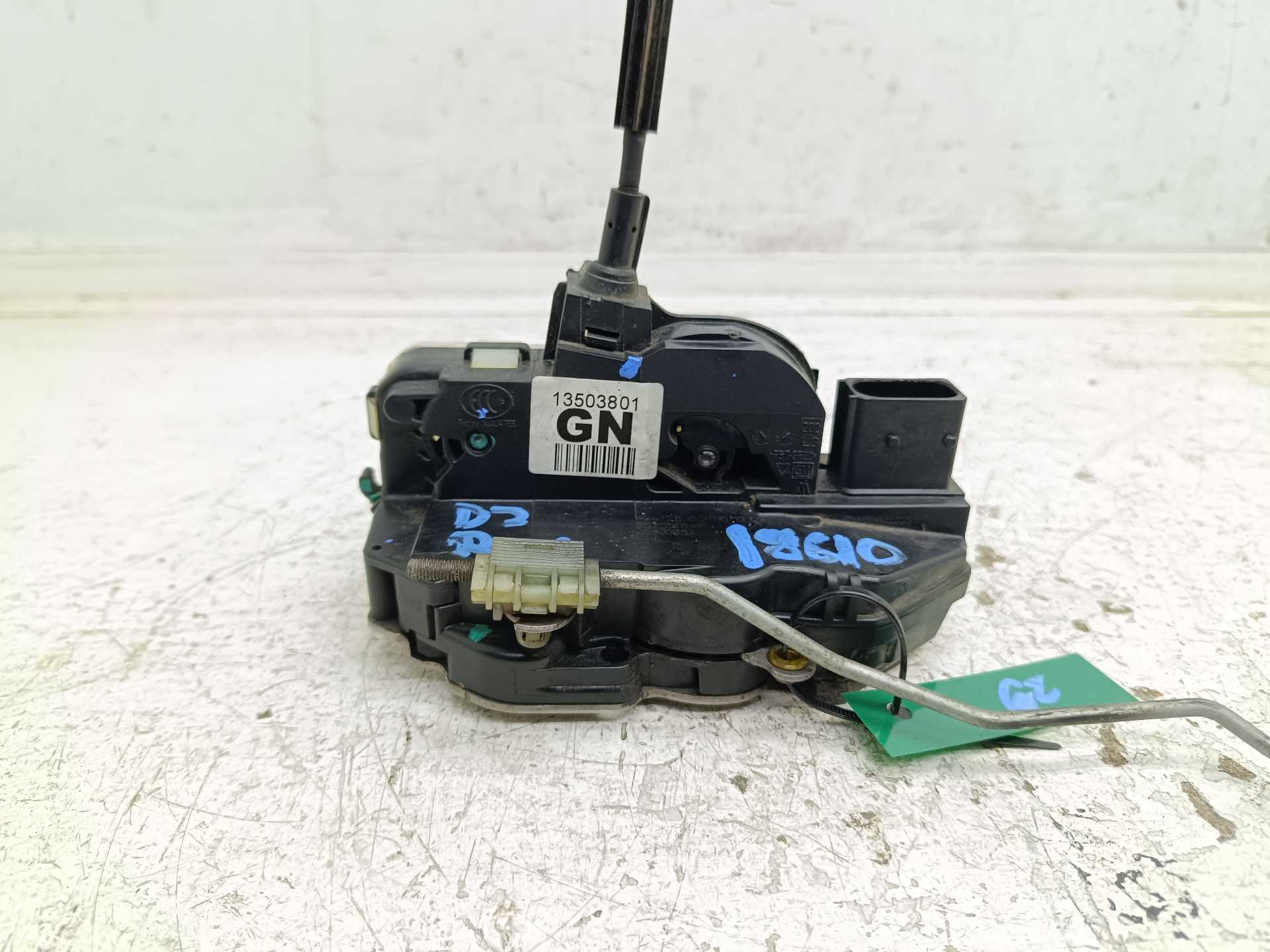Recambio de cerradura puerta delantera izquierda para chevrolet cruze 2.0 diesel cat referencia OEM IAM 13503801  