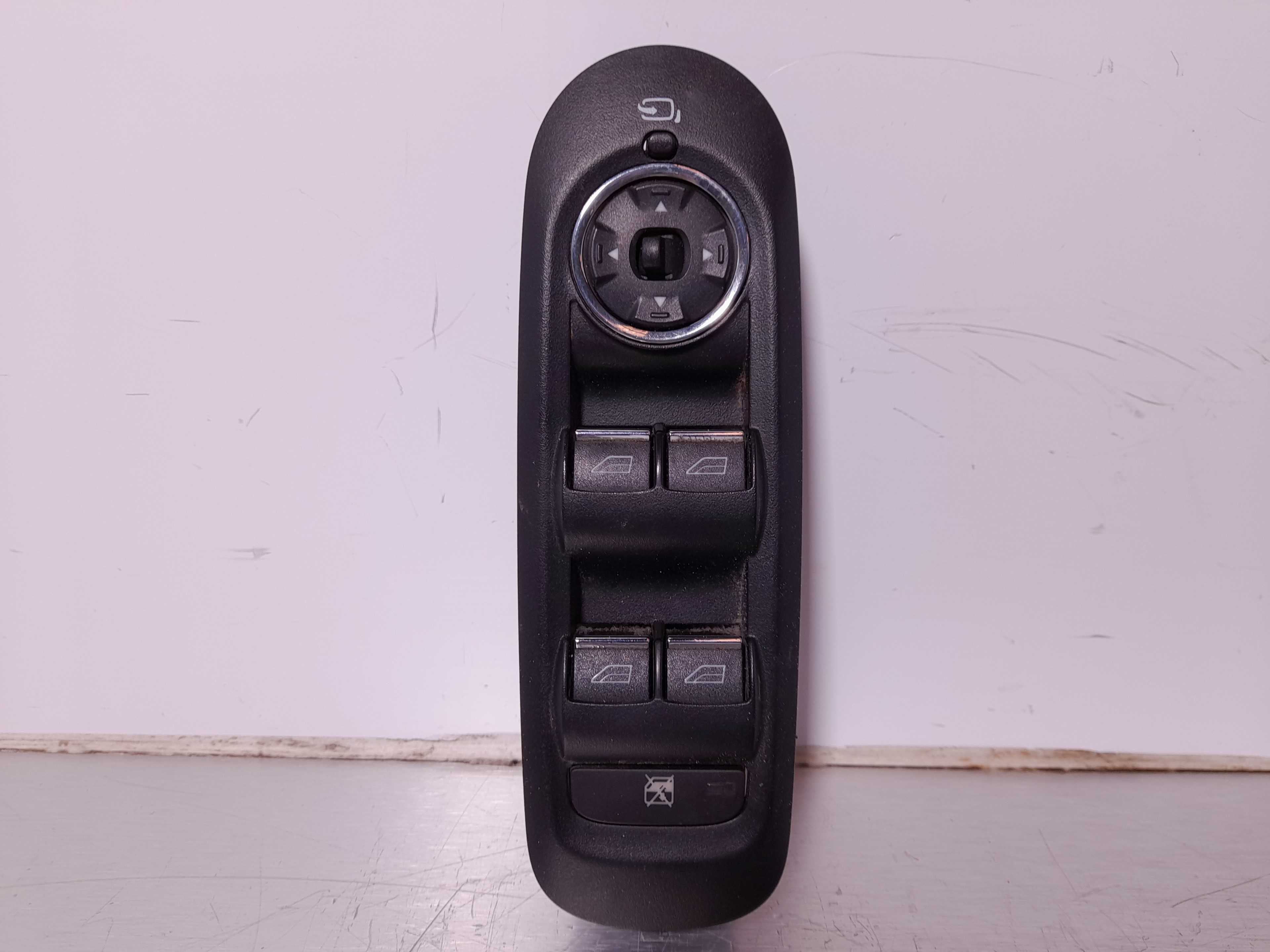 Recambio de mando elevalunas delantero izquierdo para ford mondeo ber. (ca2) ambiente referencia OEM IAM A2110880154  
