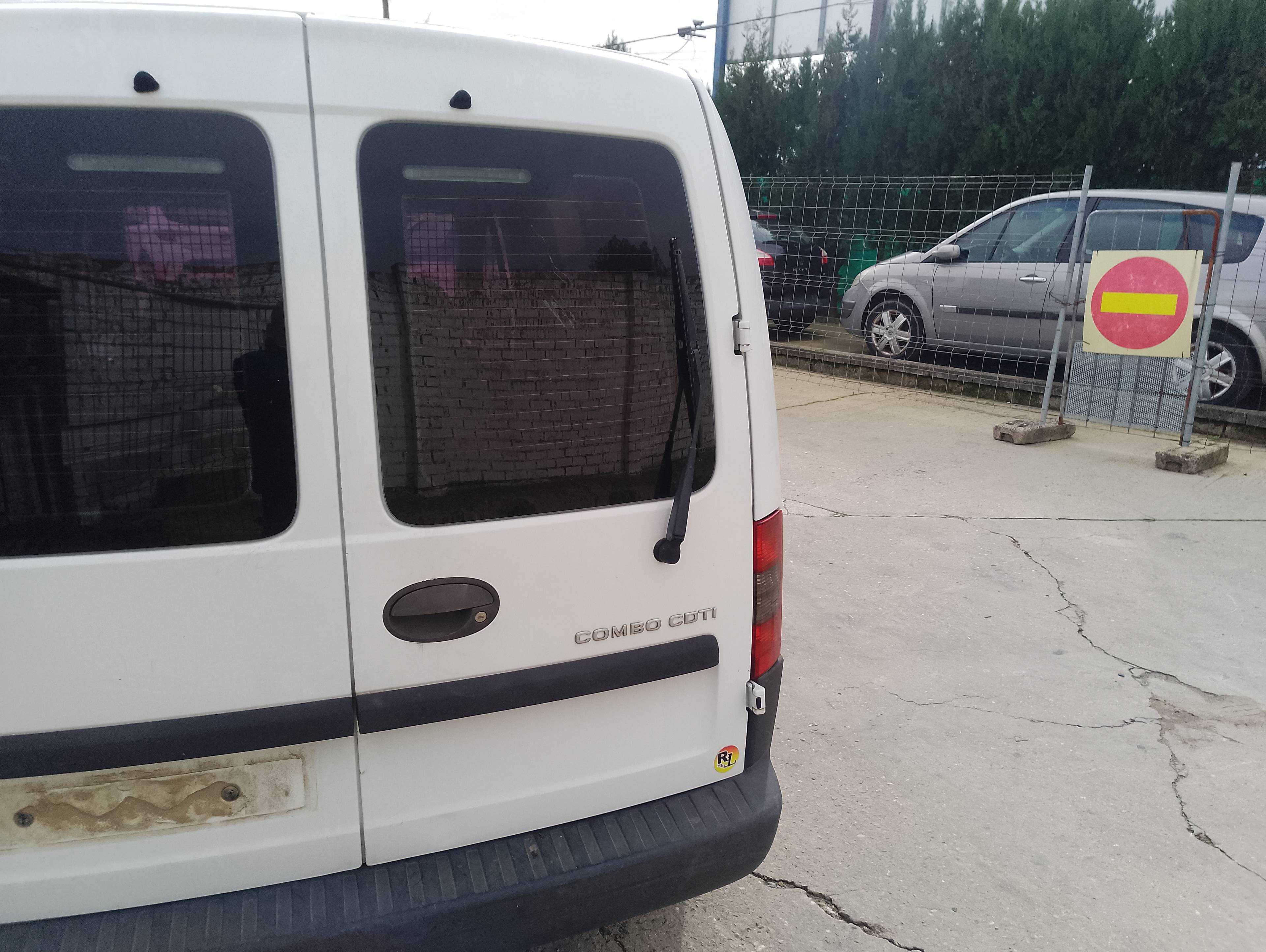 Recambio de porton trasero derecho para opel combo (corsa c) edition blue line referencia OEM IAM   