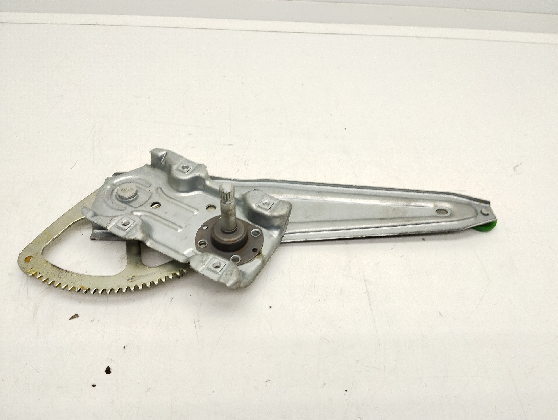 Recambio de elevalunas trasero derecho para toyota yaris 1.3 16v cat referencia OEM IAM   