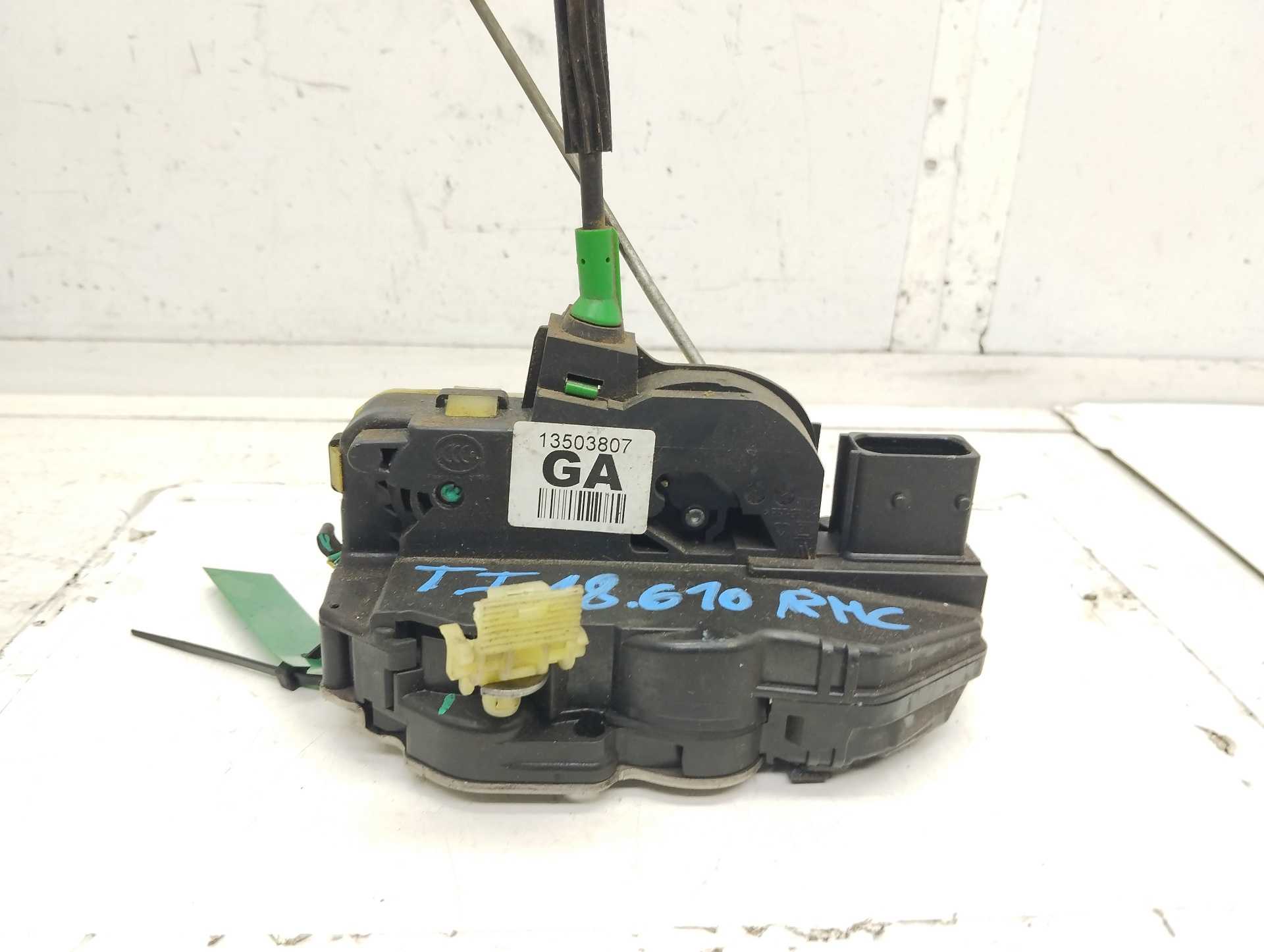 Recambio de cerradura puerta trasera izquierda para chevrolet cruze 2.0 diesel cat referencia OEM IAM 3023881  