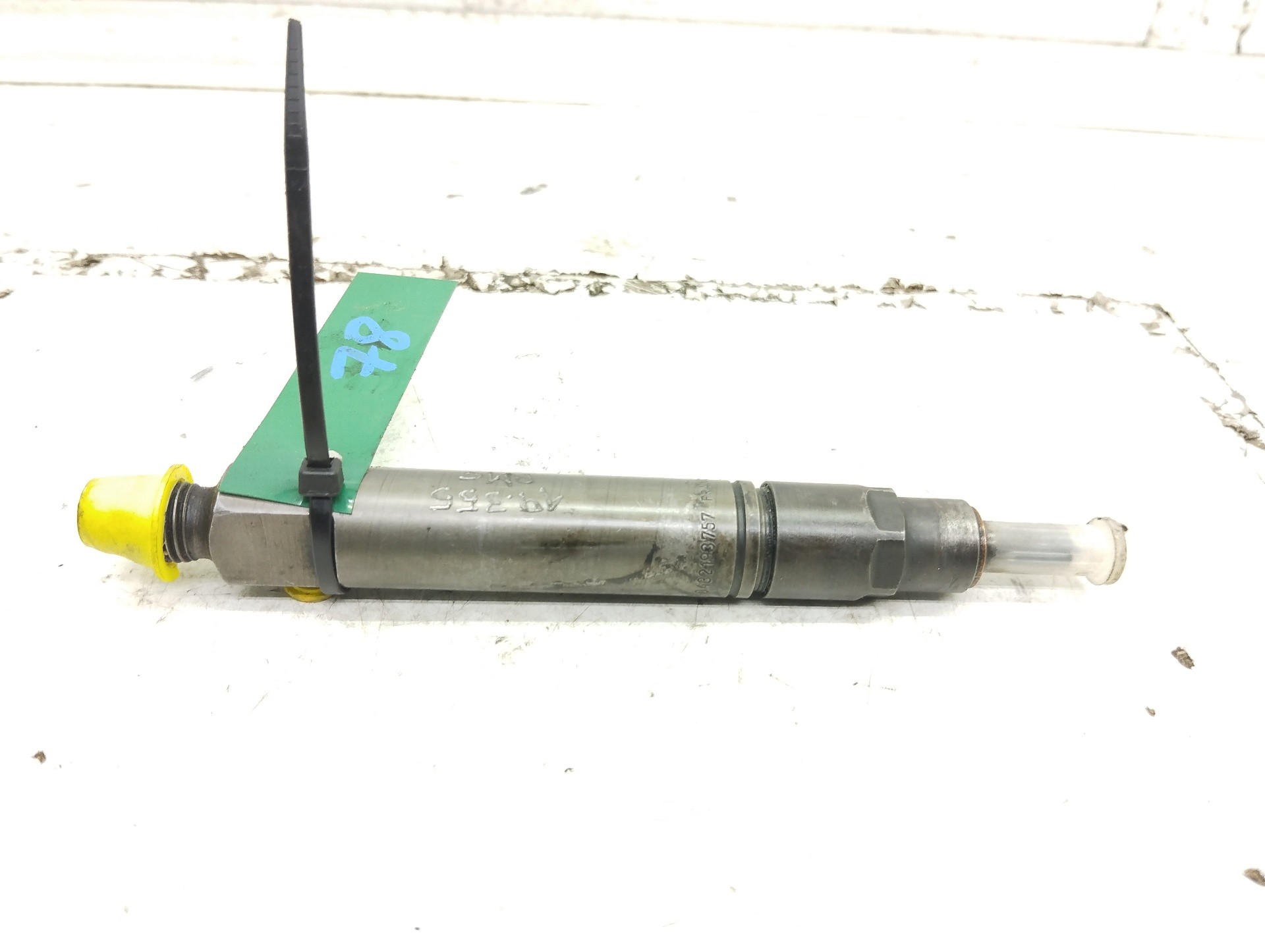 Recambio de inyector para renault 110 referencia OEM IAM 0432193757  