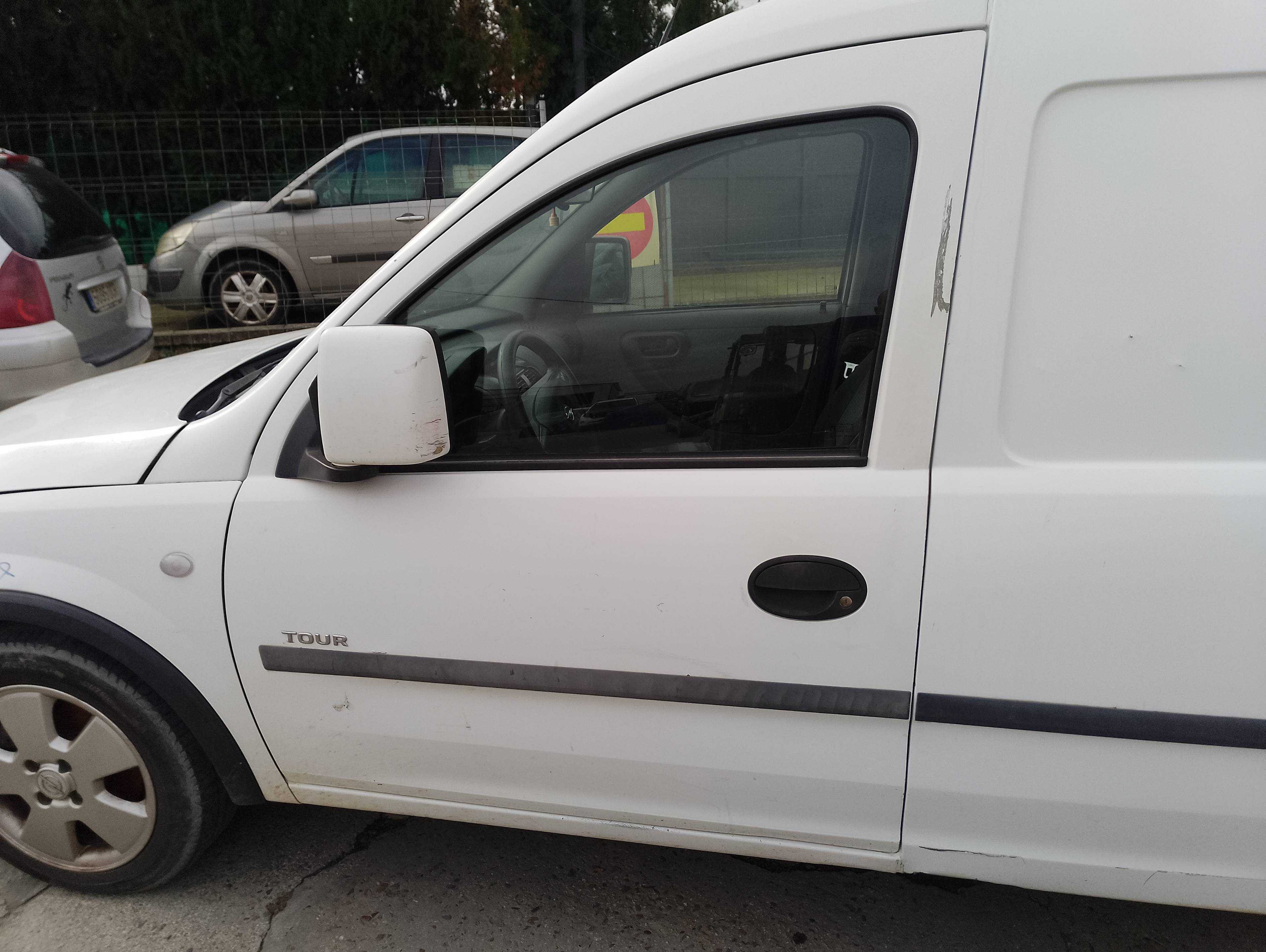 Recambio de puerta delantera izquierda para opel combo (corsa c) edition blue line referencia OEM IAM   