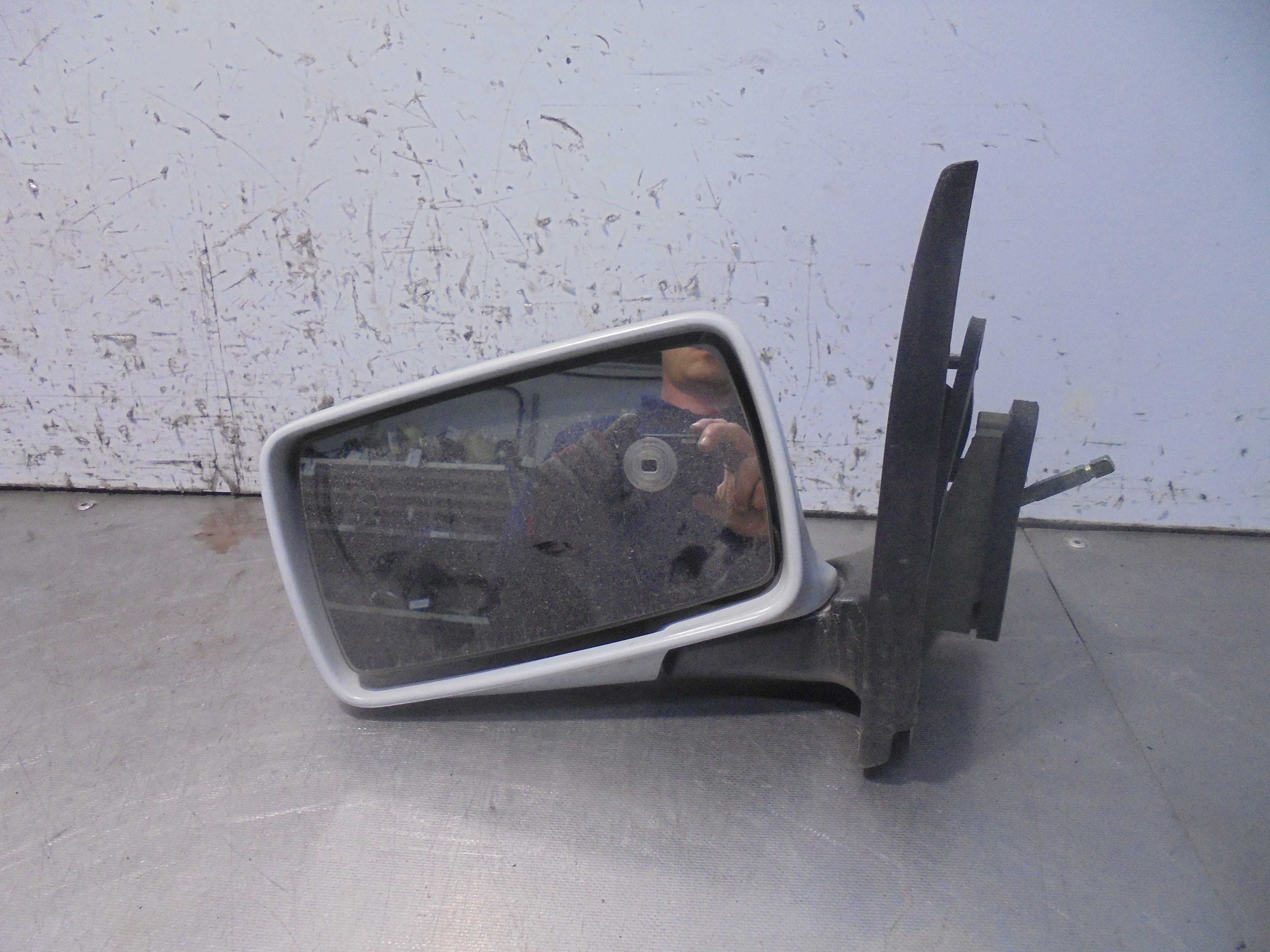 Recambio de retrovisor izquierdo para ford escort berl./turnier referencia OEM IAM 91AB17683  