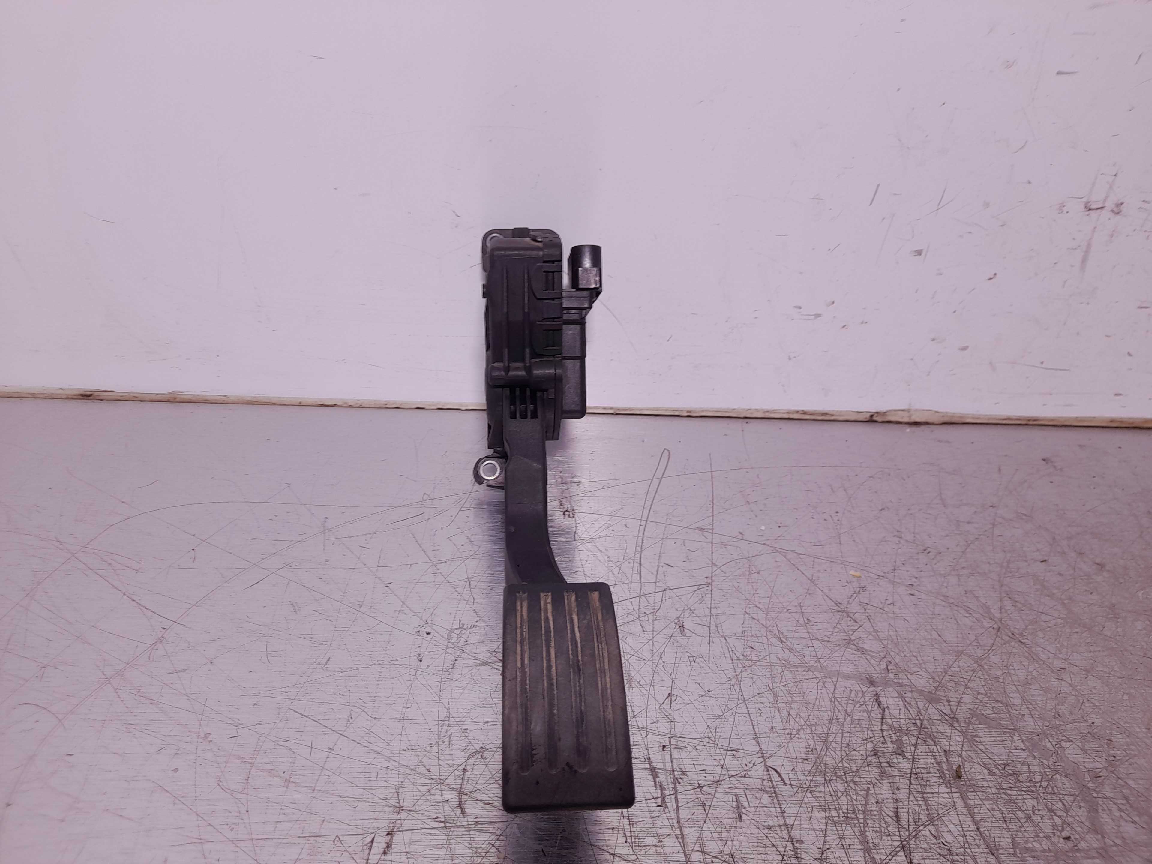 Recambio de pedal acelerador para volvo s40 berlina 2.0 d kinetic referencia OEM IAM   