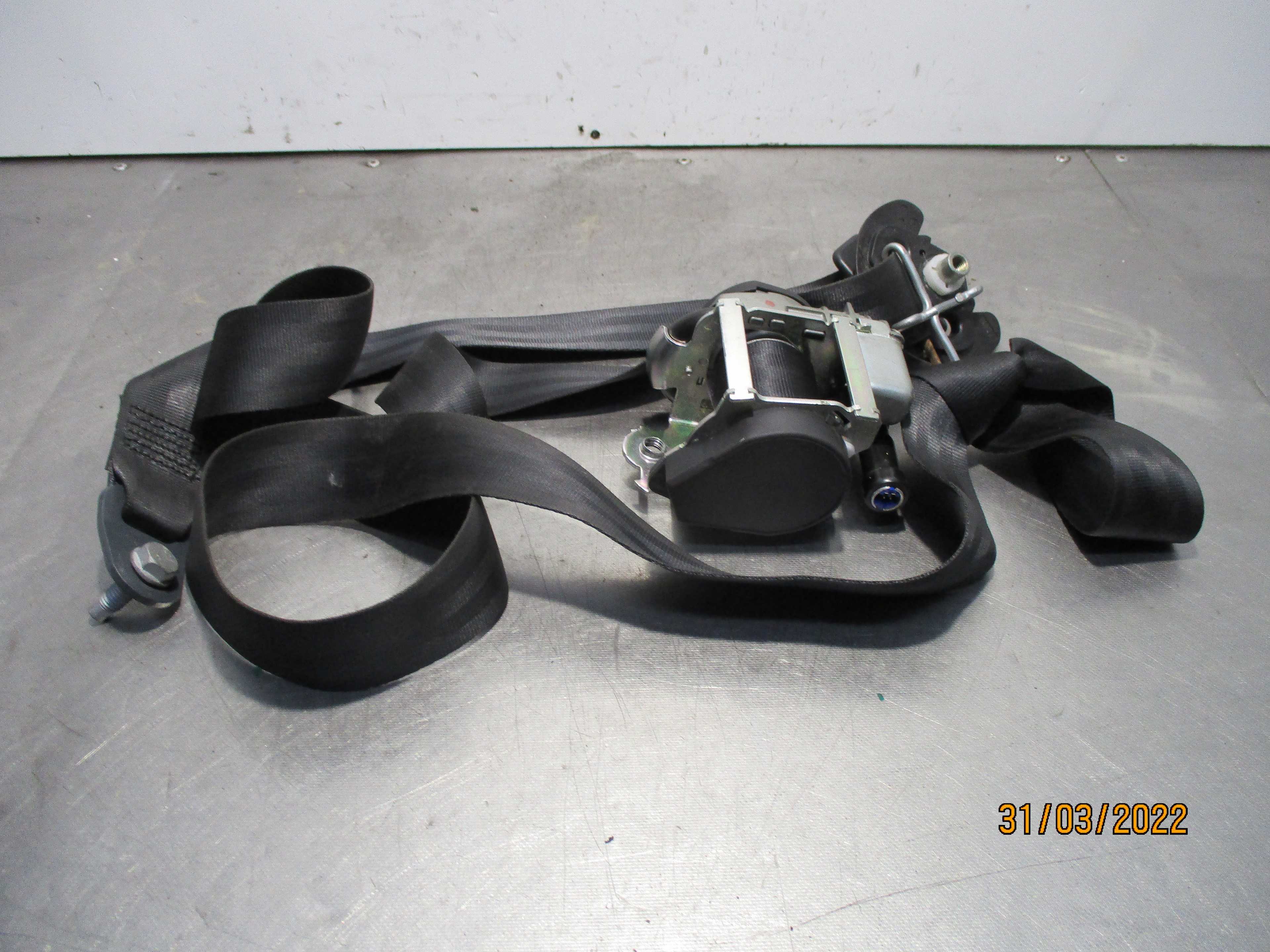Recambio de cinturon seguridad delantero derecho para peugeot 308 sw sport referencia OEM IAM   
