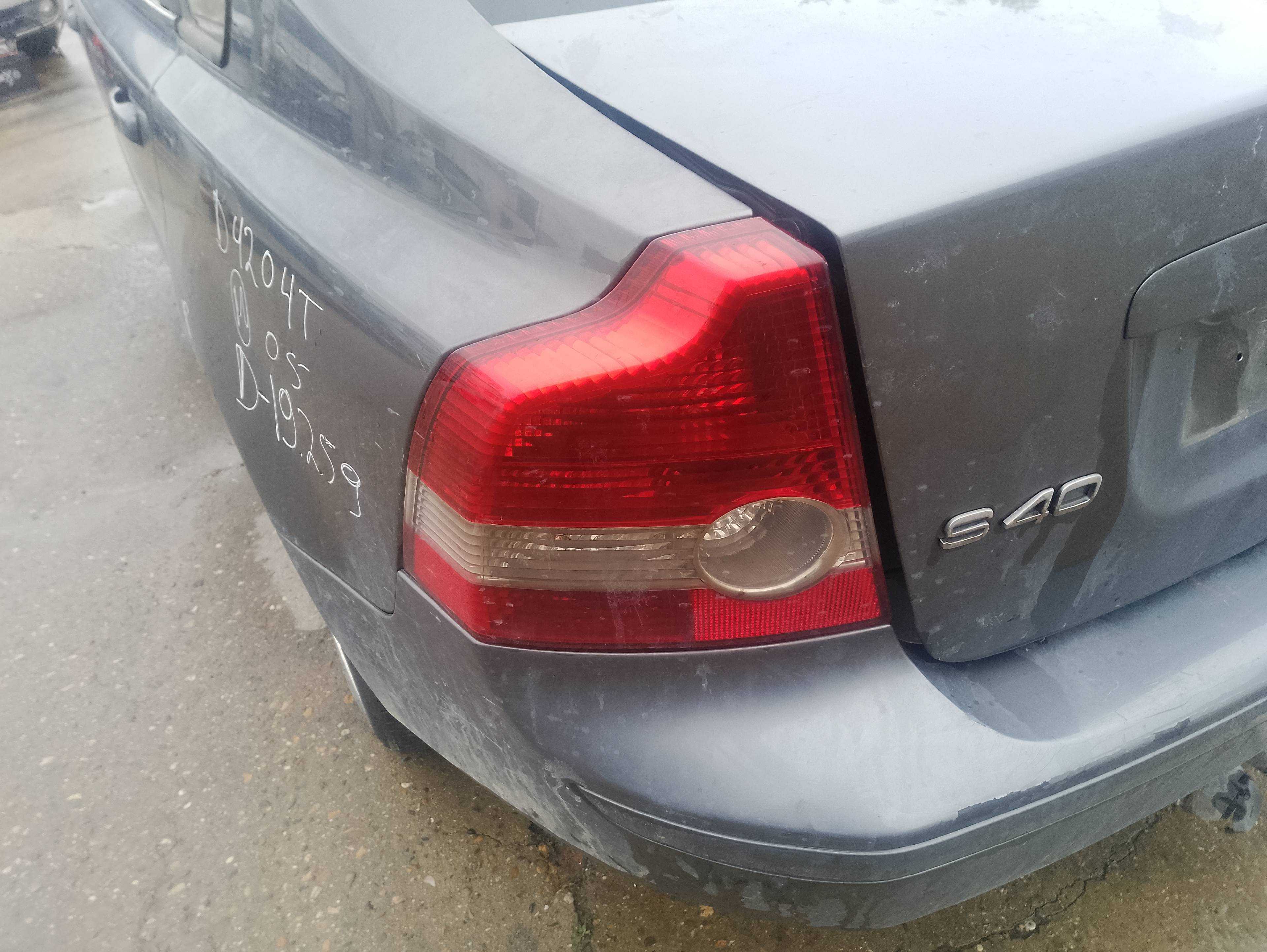 Recambio de piloto trasero izquierdo para volvo s40 berlina 2.0 d kinetic referencia OEM IAM   