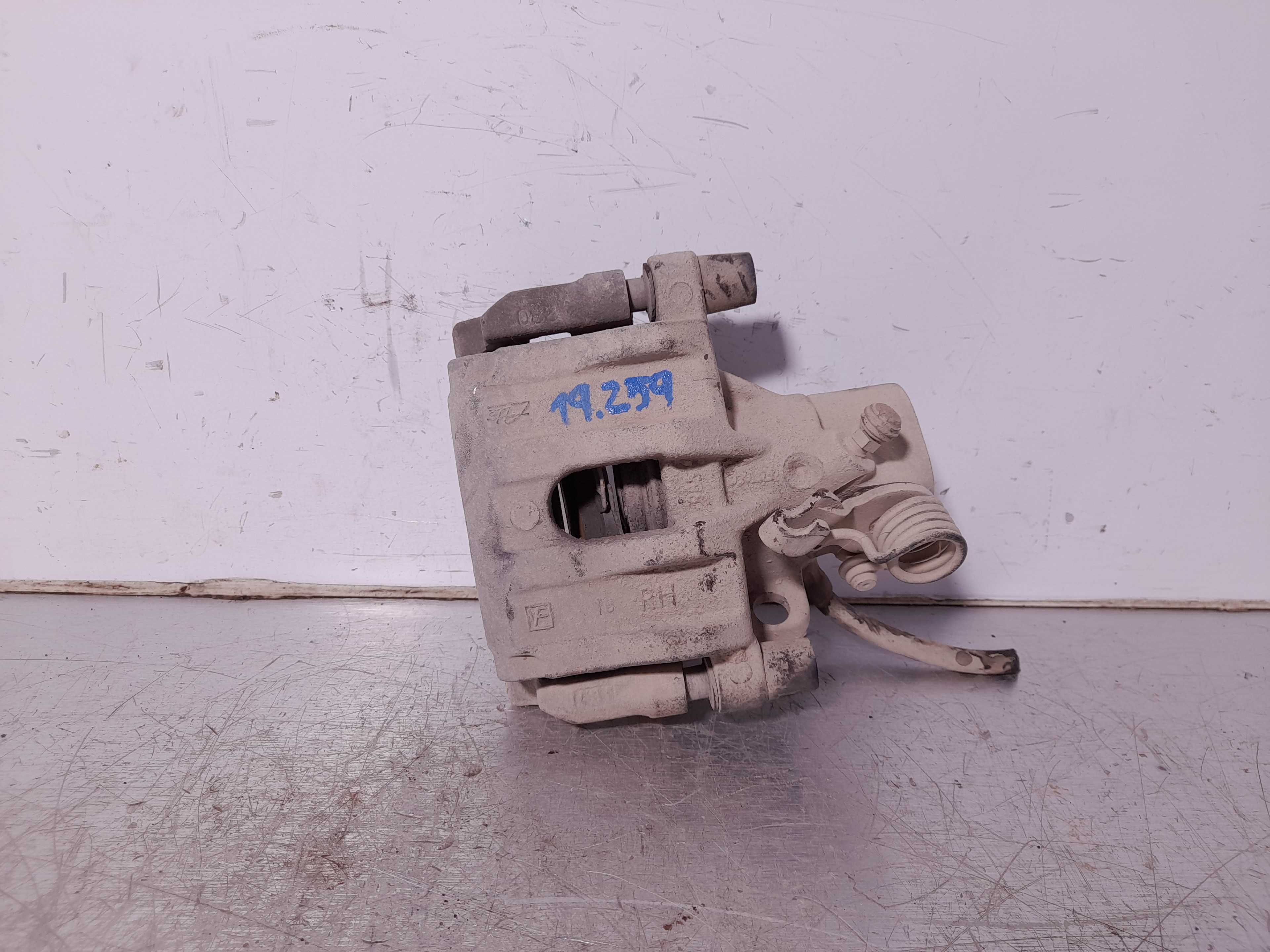 Recambio de pinza de freno trasera derecha para volvo s40 berlina 2.0 d kinetic referencia OEM IAM   