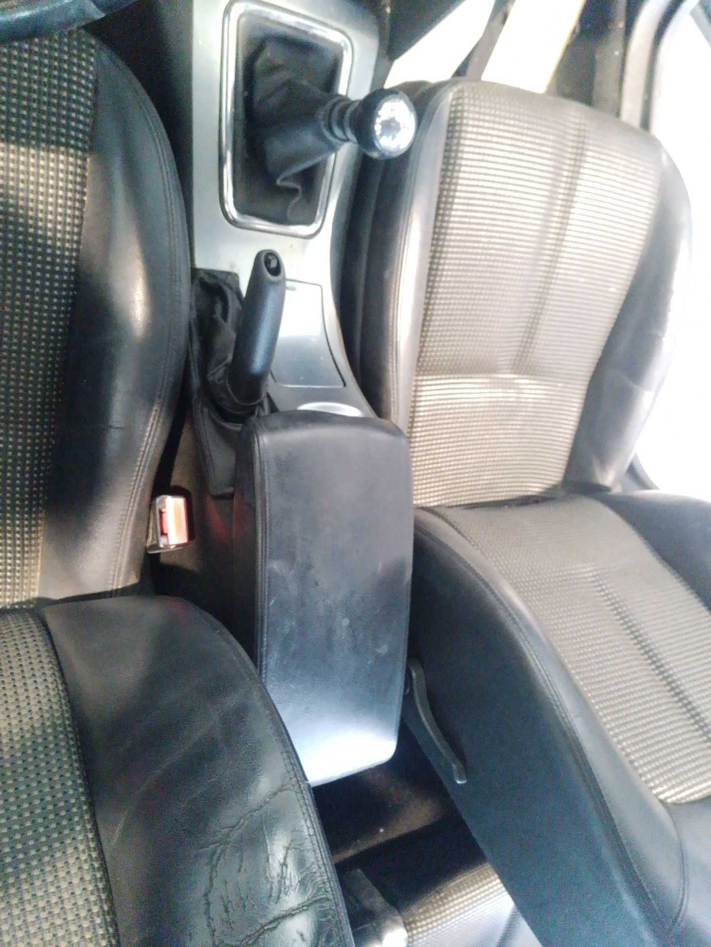 Recambio de apoyabrazos central para peugeot 407 (6d_) 2.0 hdi 135 (6drhrh, 6drhre, 6drhrg, 6drhrj) referencia OEM IAM   