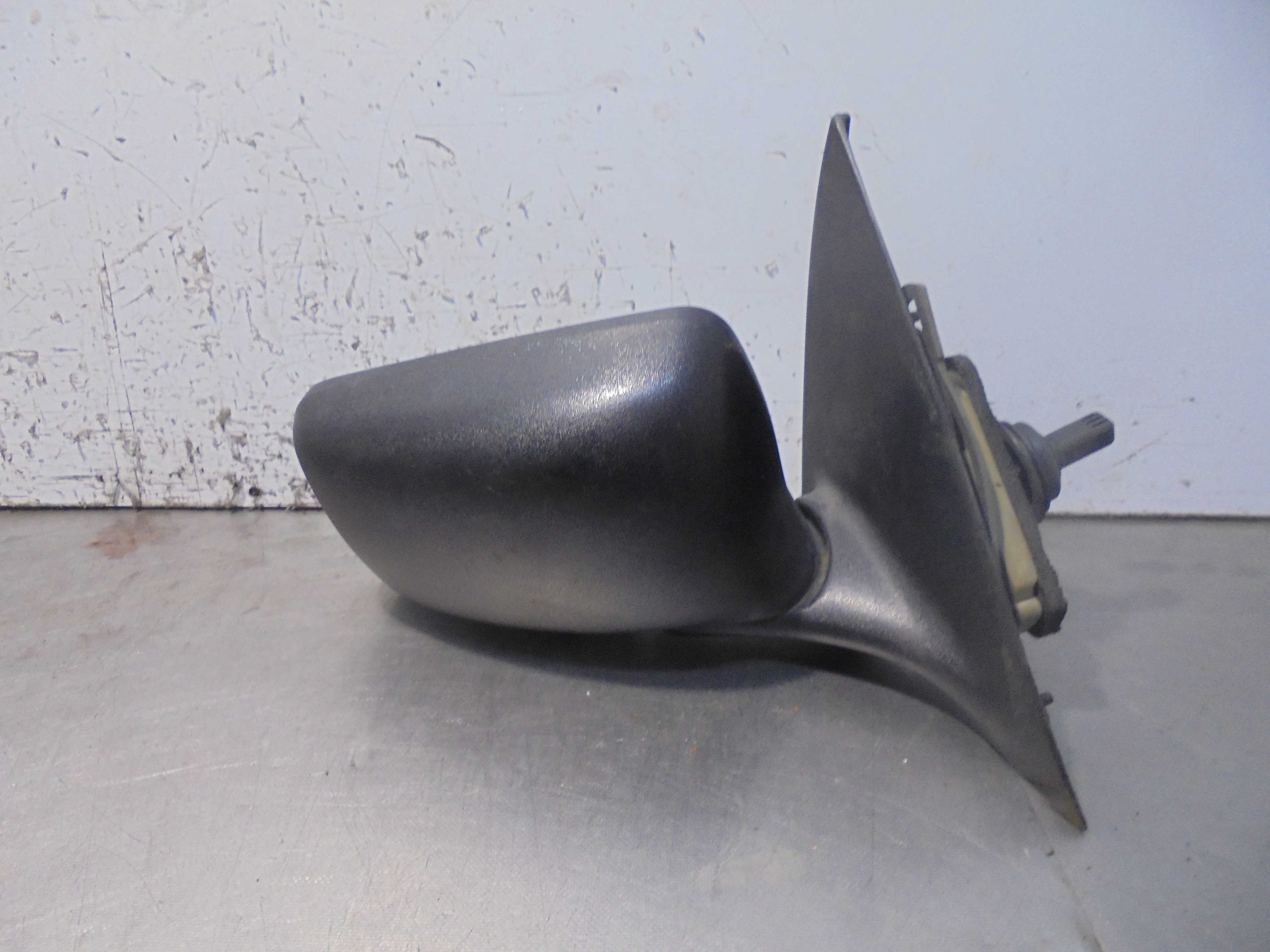 Recambio de retrovisor derecho para ford escort berlina/turnier referencia OEM IAM 91AB17682BE  