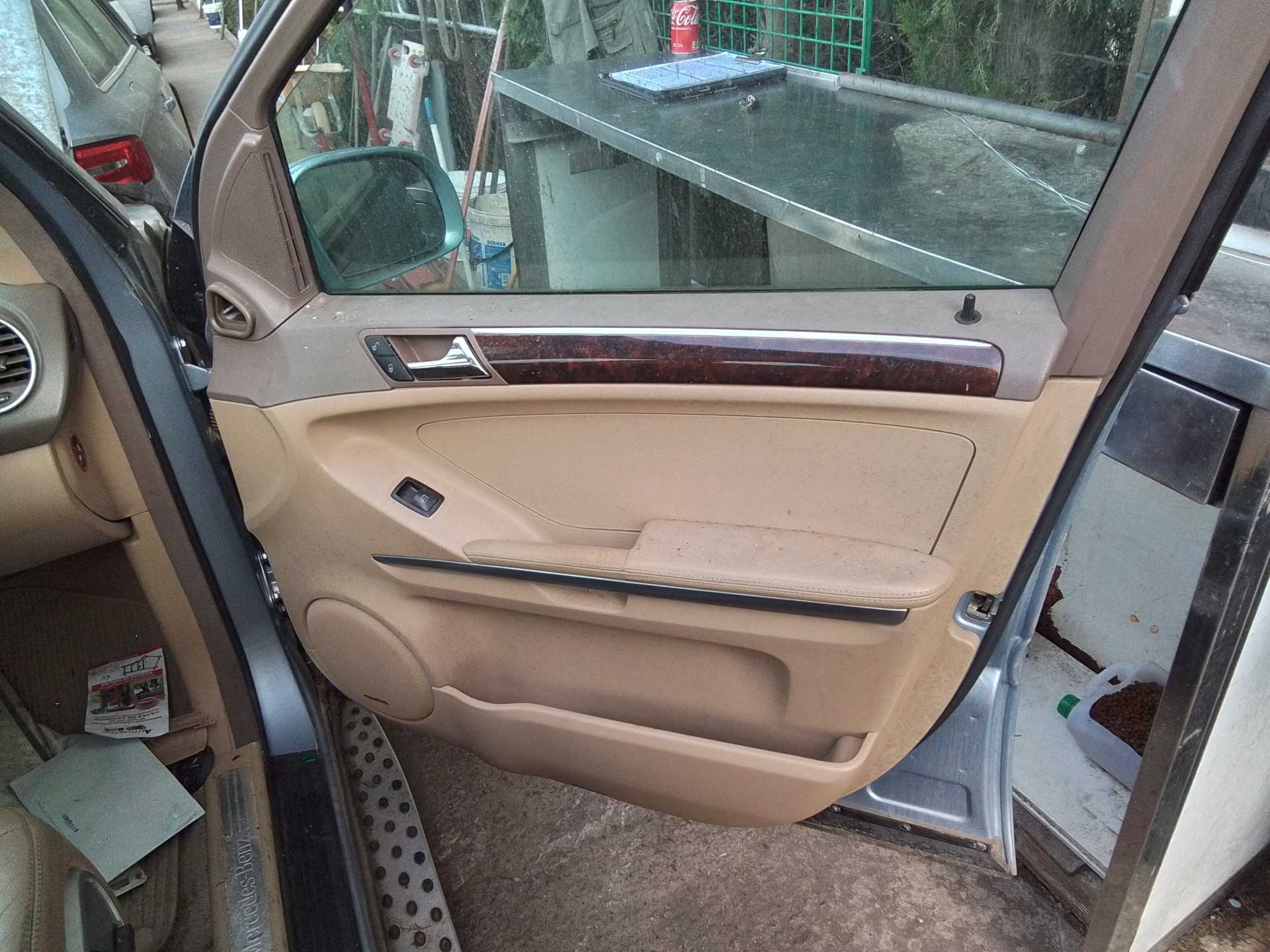 Recambio de guarnecido puerta delantera derecha para mercedes-benz clase m (w164) 3.0 cdi cat referencia OEM IAM   