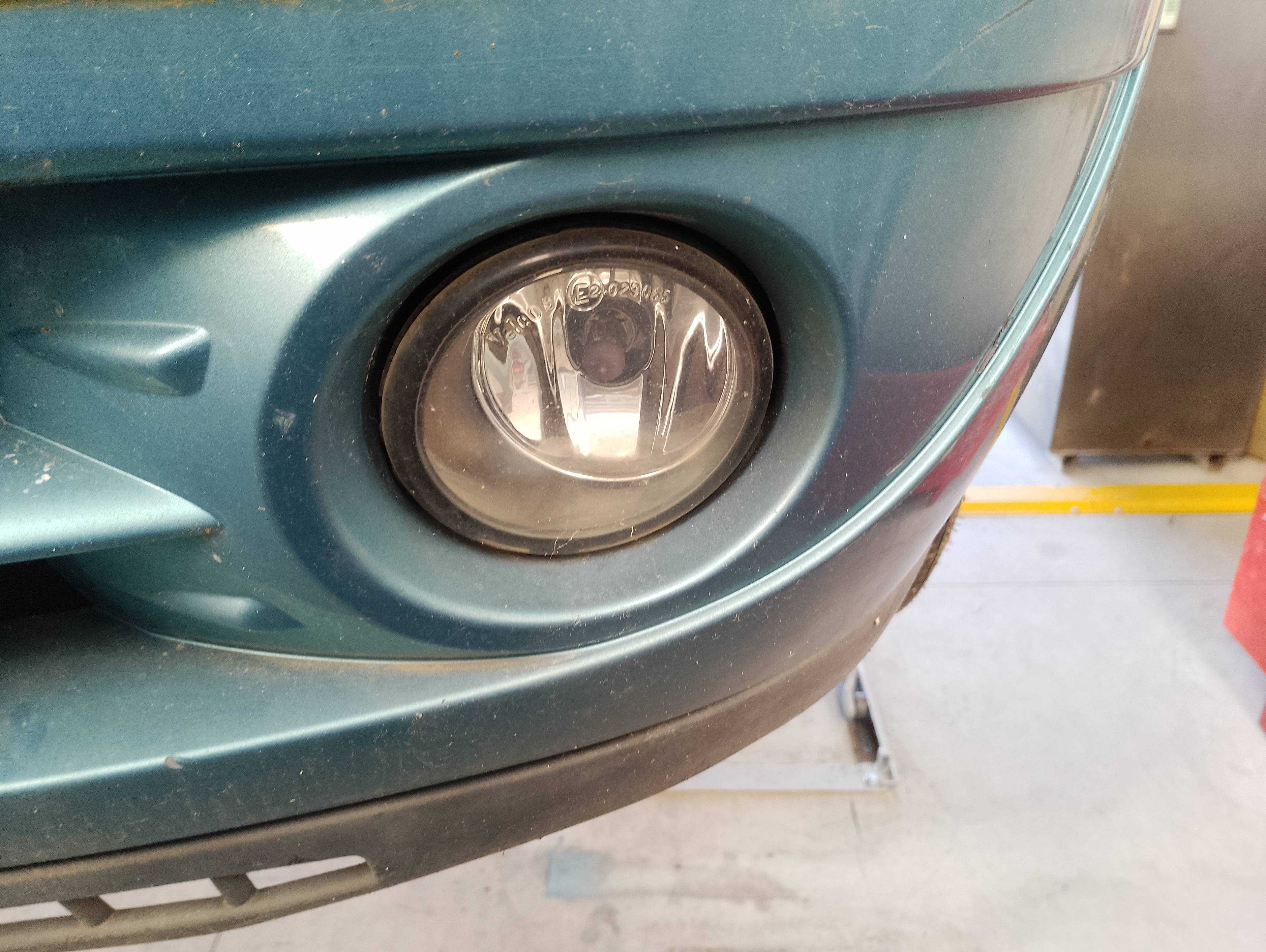 Recambio de faro antiniebla izquierdo para renault clio ii symbol 1.5 dci authentique referencia OEM IAM   