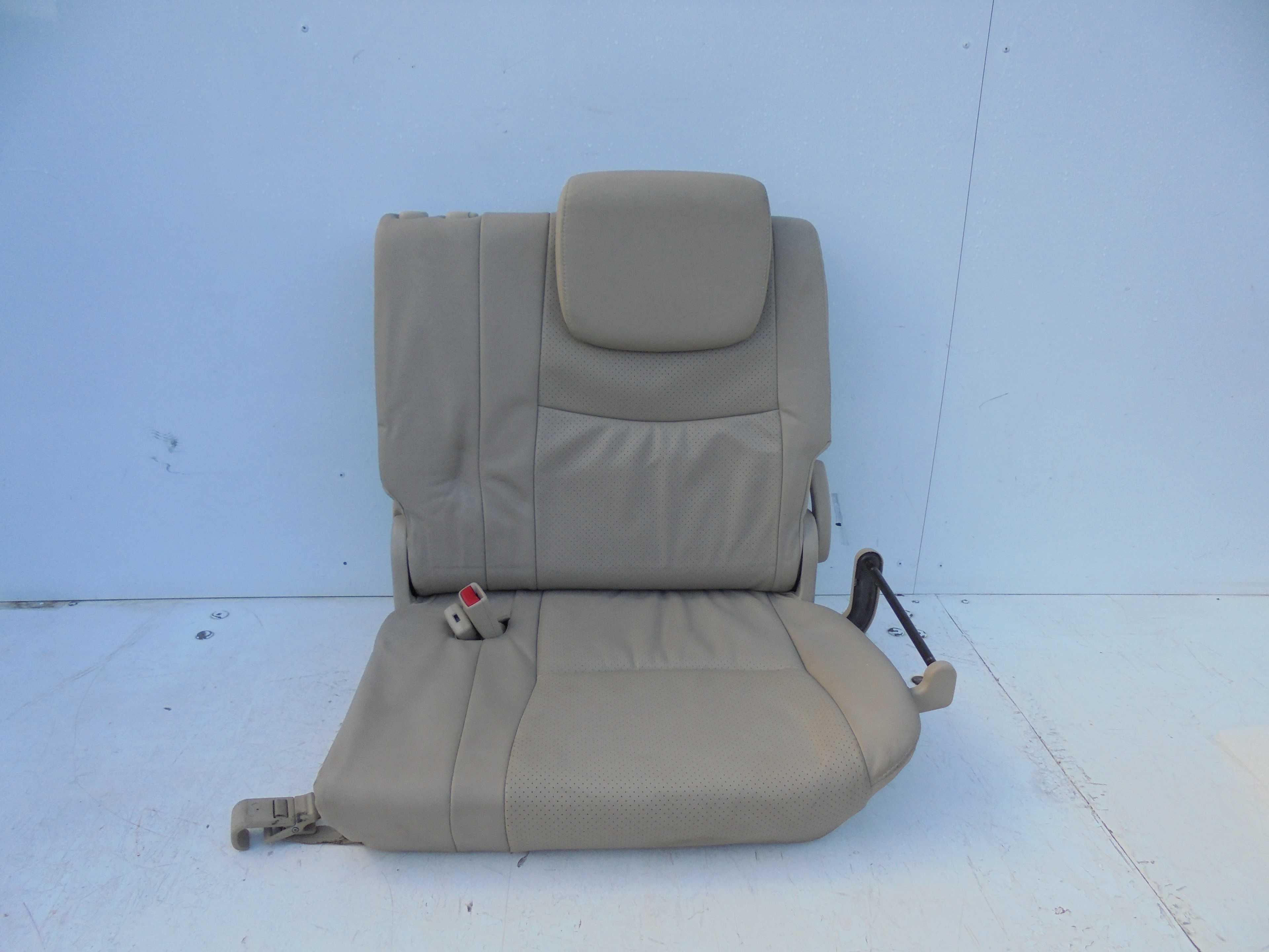 Recambio de asientos trasero izquierdo para toyota land cruiser (j12) 3.0 turbodiesel referencia OEM IAM   