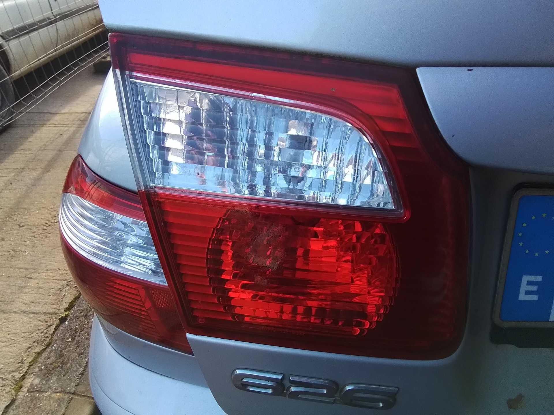 Recambio de piloto porton trasero izquierdo para mazda 626 berlina/coupe (gc) 2.0 diesel referencia OEM IAM   