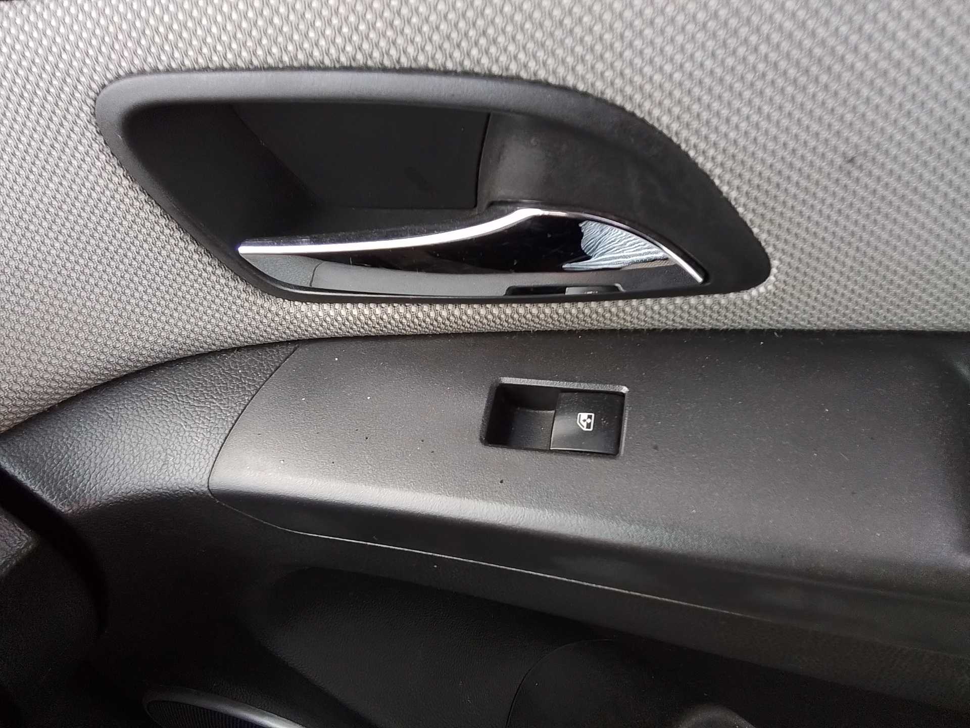 Recambio de mando elevalunas delantero derecho para chevrolet cruze 2.0 diesel cat referencia OEM IAM   