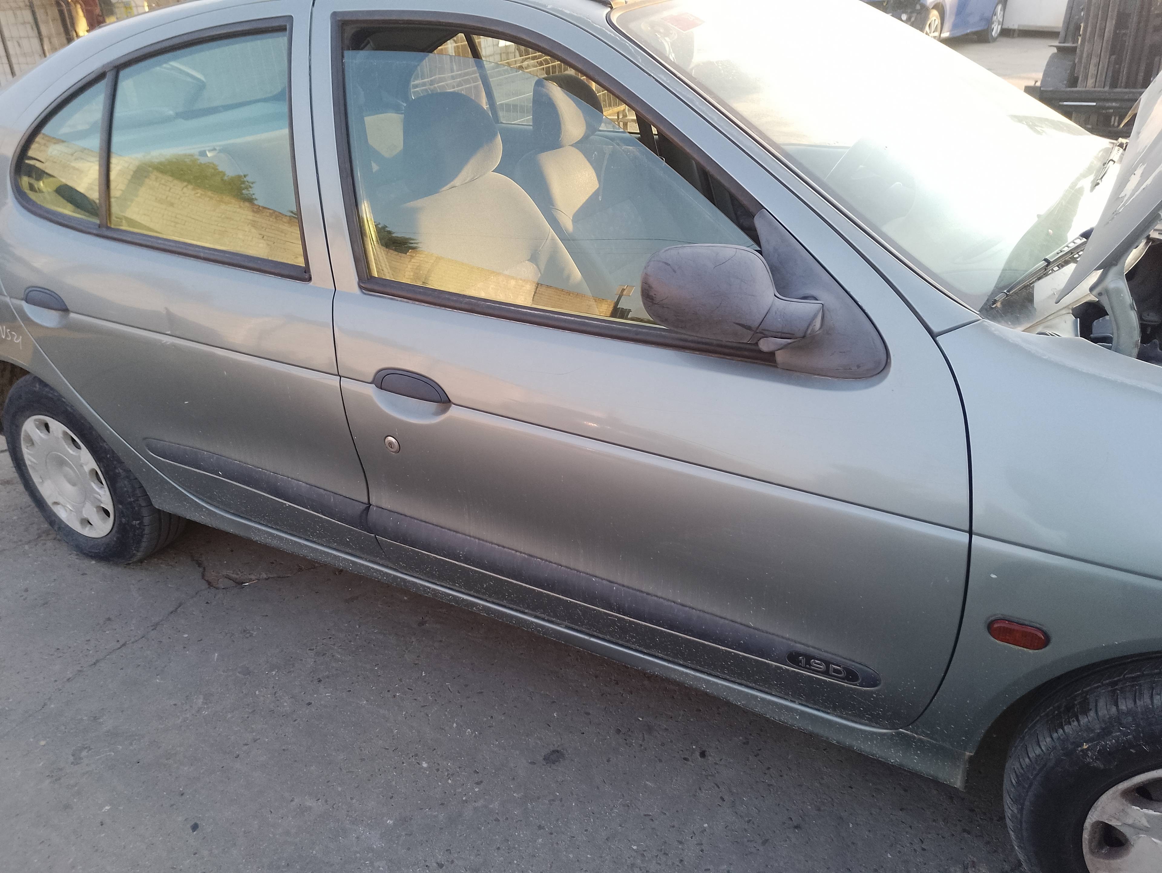 Recambio de puerta delantera derecha para renault megane i berlina hatchback (ba0) 1.6e europa referencia OEM IAM   