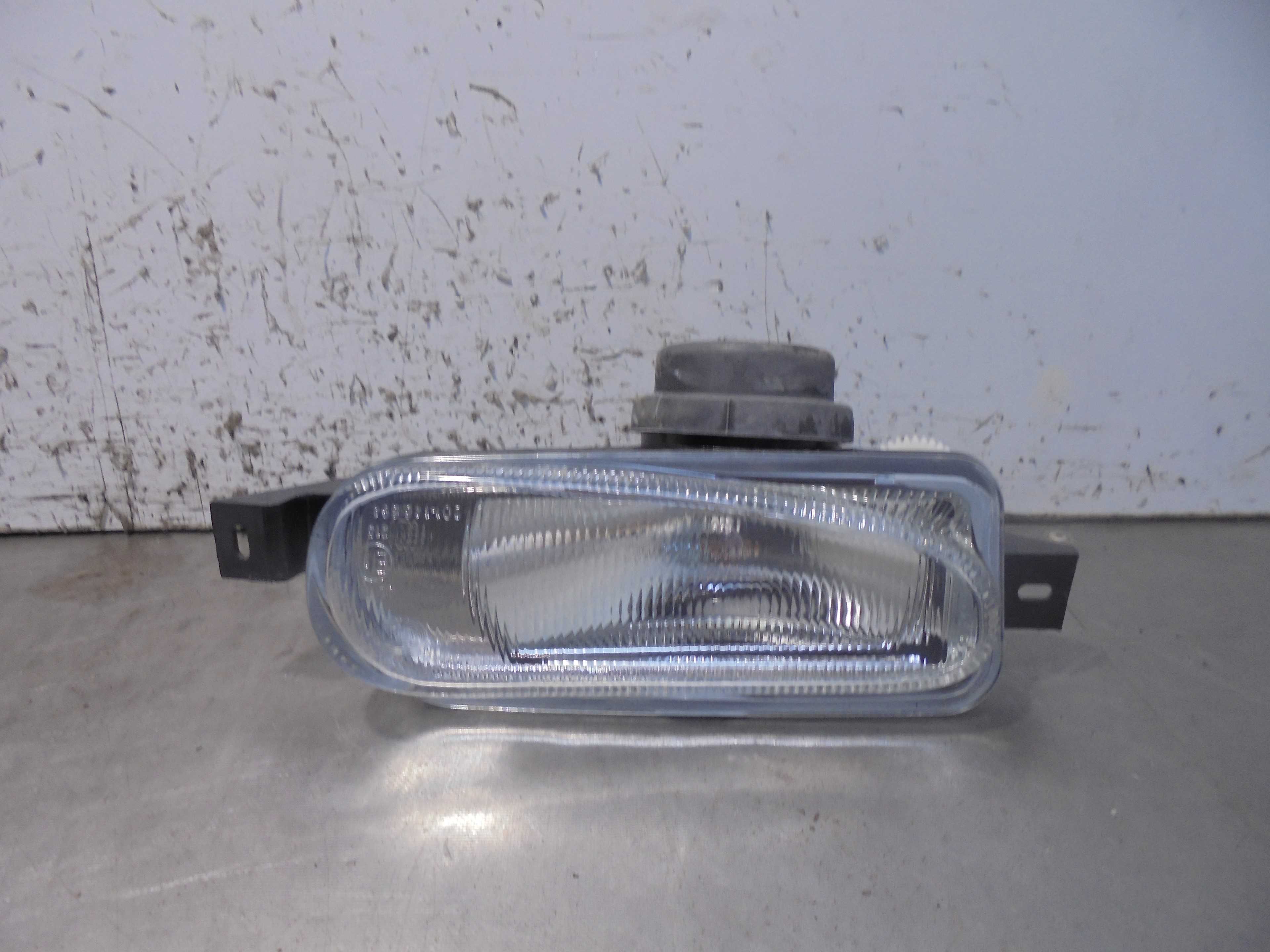 Recambio de faro antiniebla derecho para ford transit referencia OEM IAM 146896 HELLA 