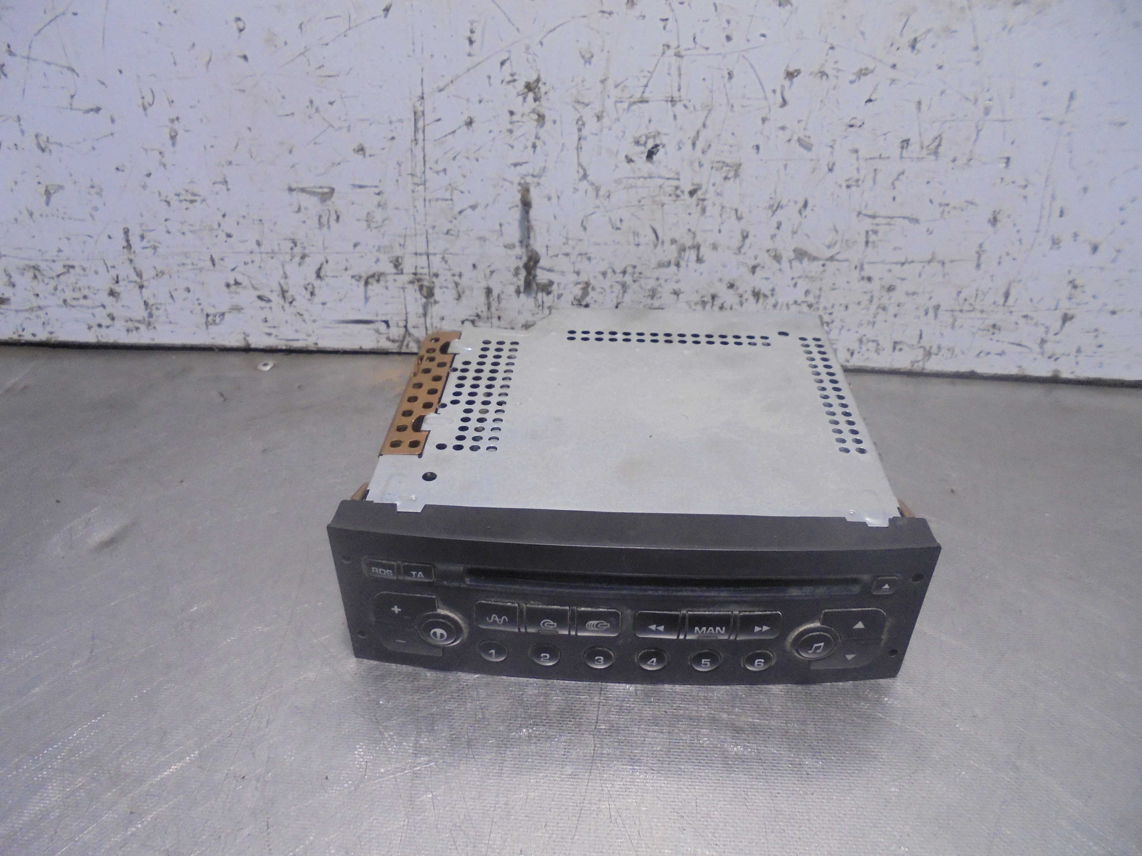 Recambio de sistema audio / radio cd para peugeot 206 berlina xs referencia OEM IAM 96545978XT01 SIEMENS VDO 