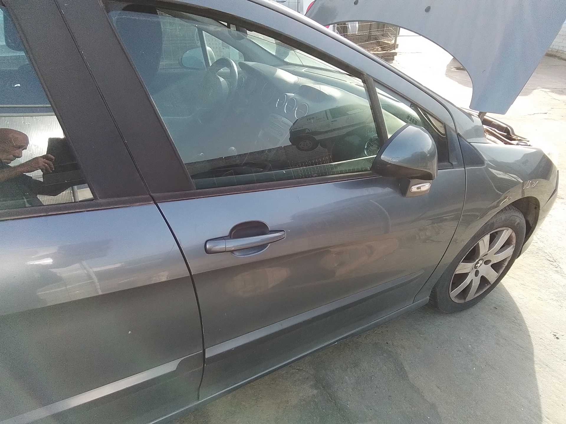 Recambio de puerta delantera derecha para peugeot 308 2.0 16v hdi fap referencia OEM IAM   