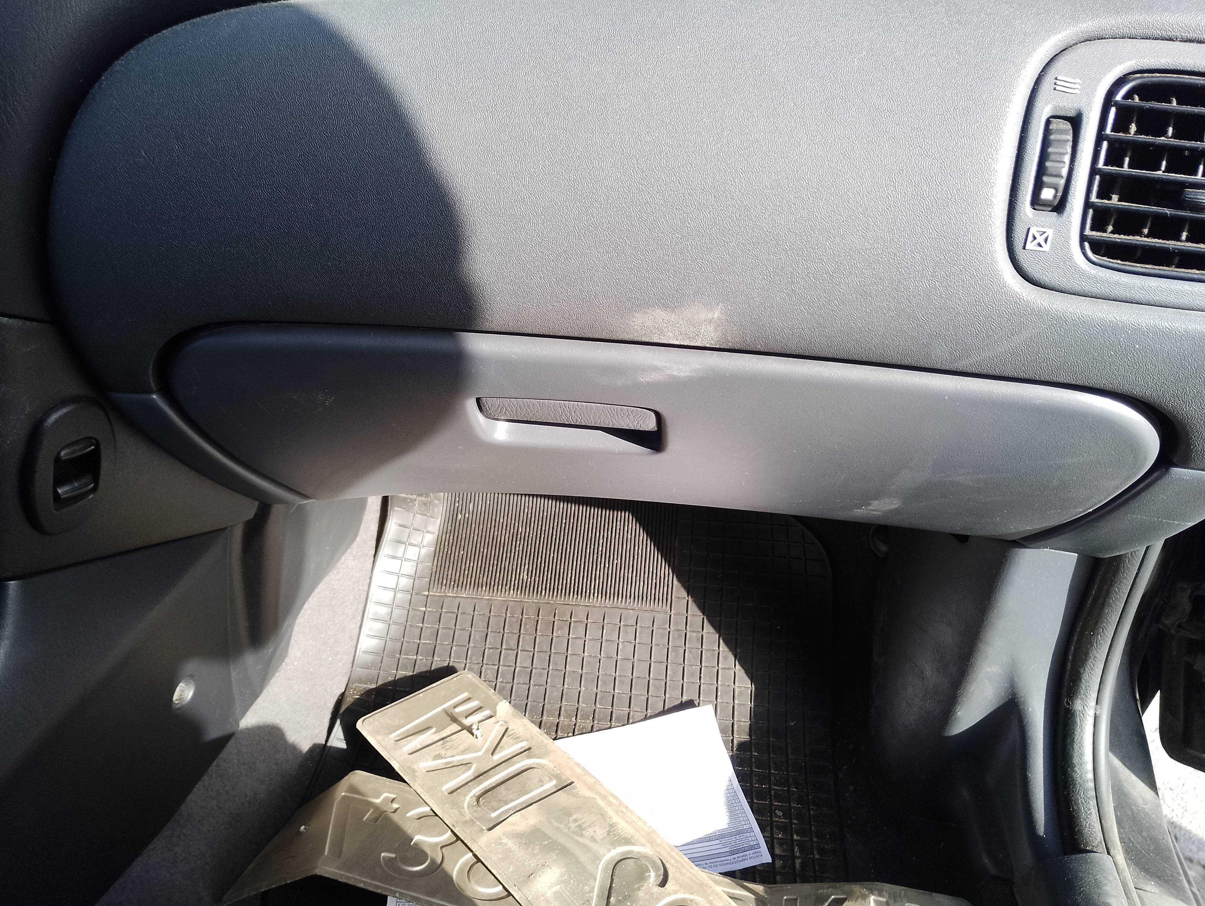 Recambio de guantera para nissan almera (n16/e) acenta referencia OEM IAM   