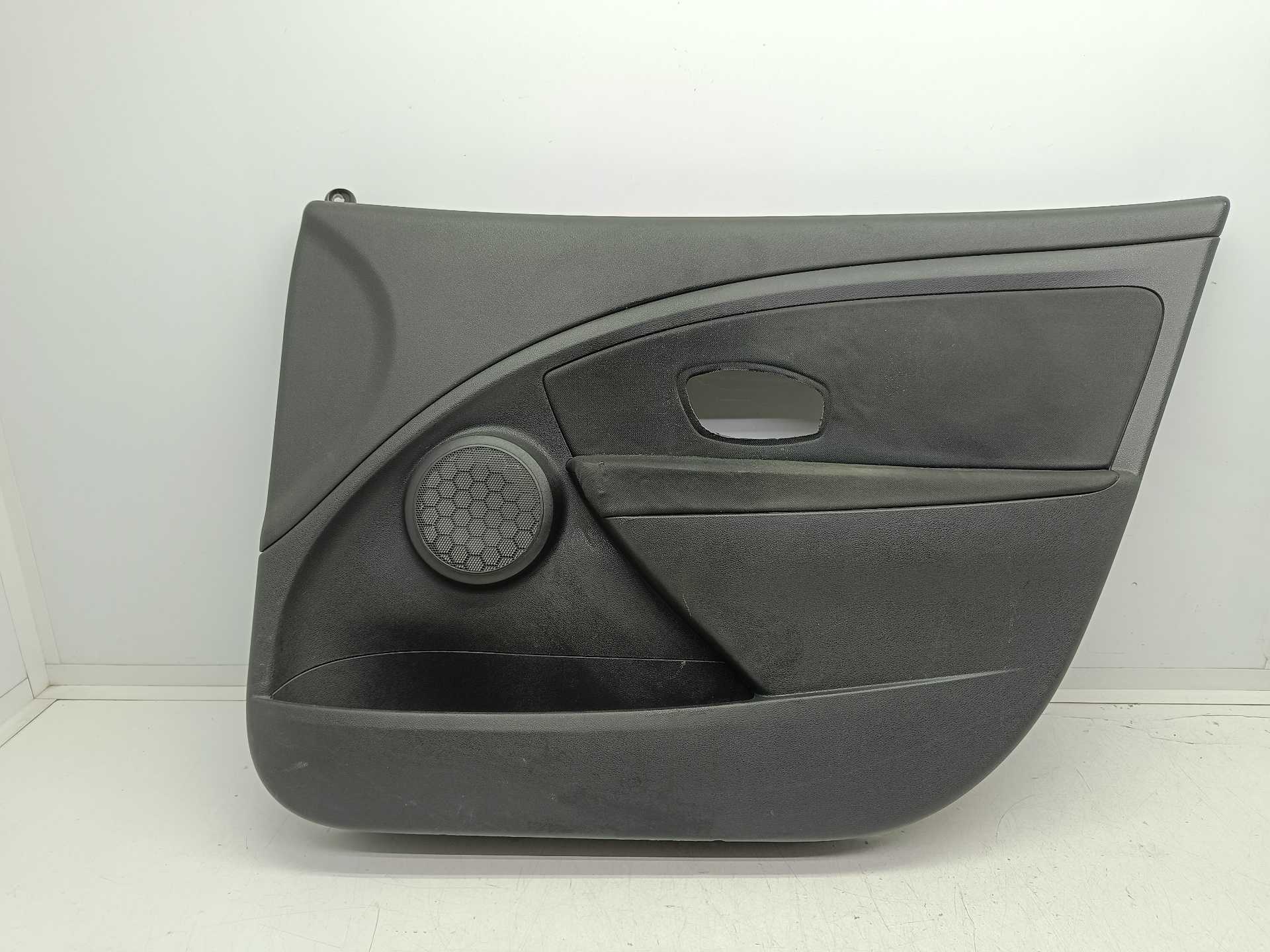 Recambio de guarnecido puerta delantera derecha para renault megane iii berlina 5 p dynamique referencia OEM IAM 809005654R  