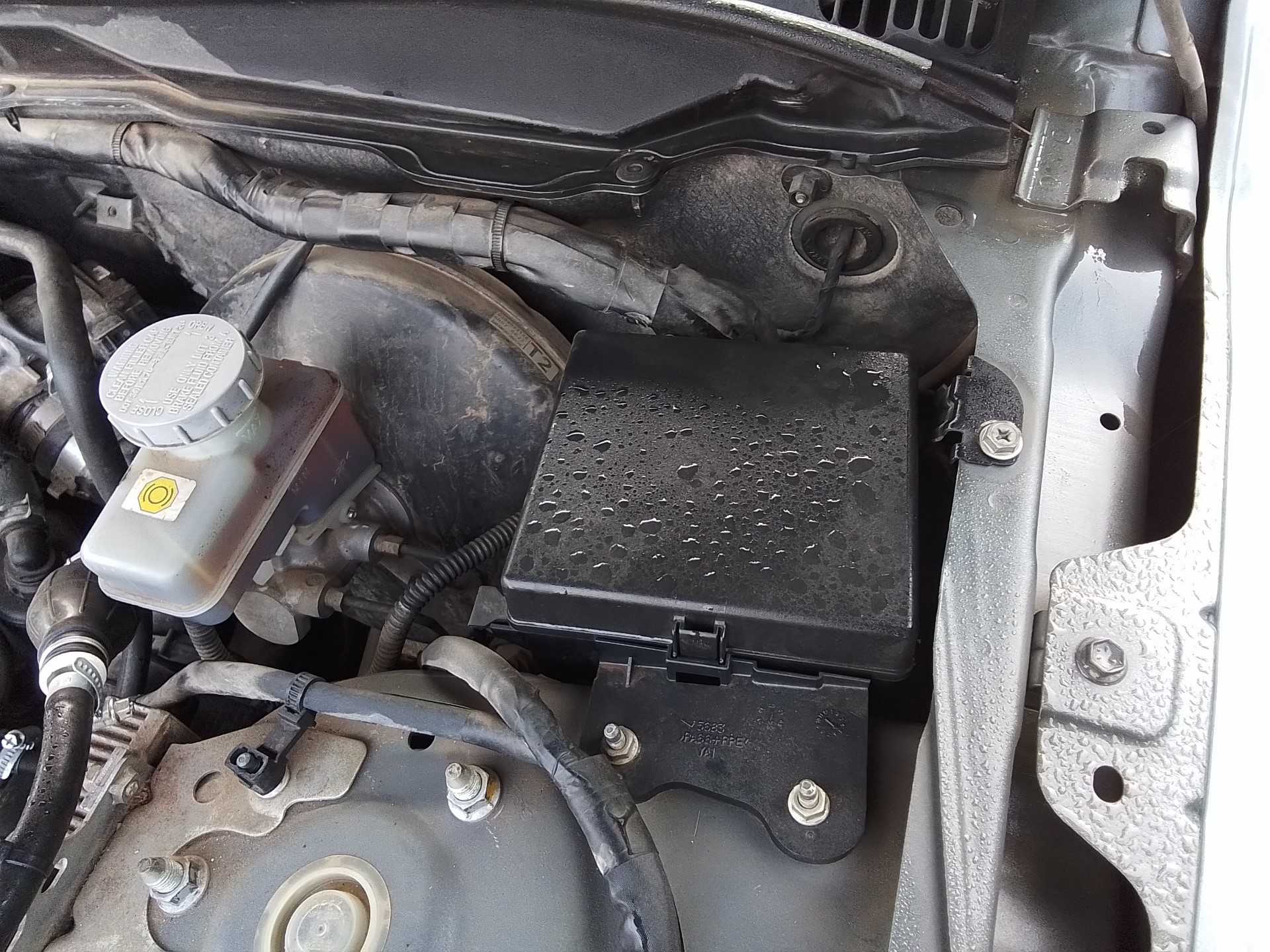 Recambio de caja reles / fusibles para suzuki grand vitara jb (jt) 1.9 ddis turbodiesel referencia OEM IAM   