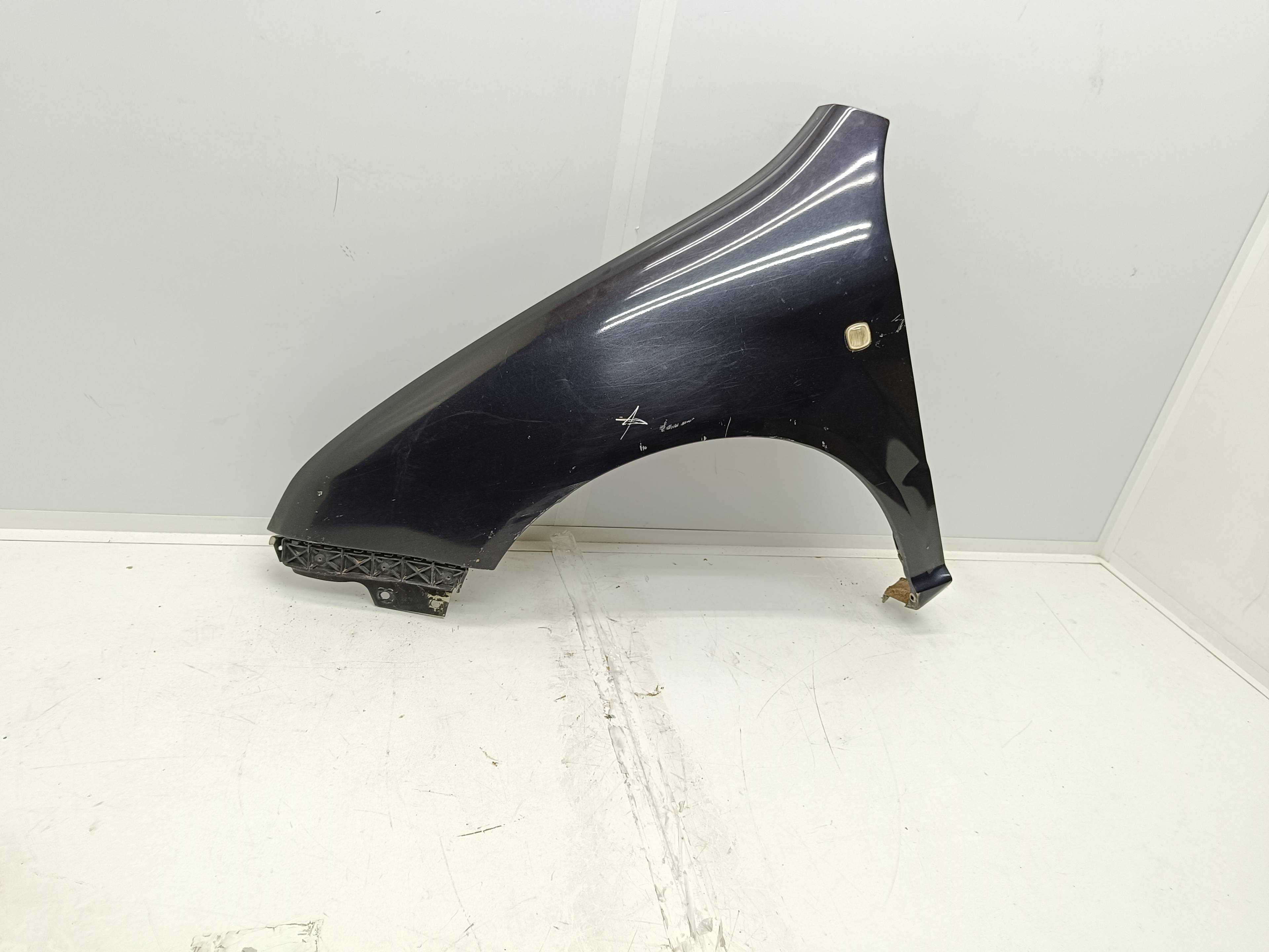 Recambio de aleta delantera izquierda para skoda fabia (6y2/6y3) referencia OEM IAM  6Y0821101A 