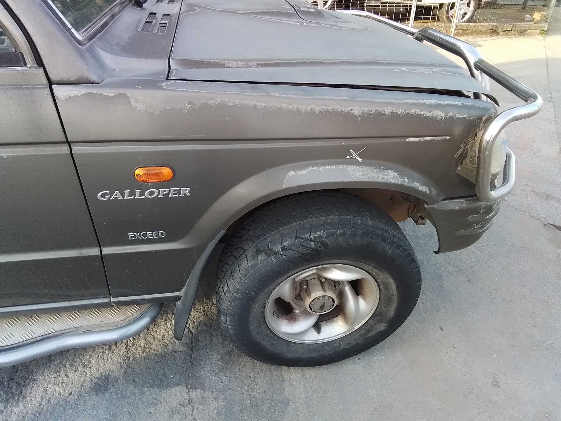 Recambio de aleta delantera derecha para hyundai galloper referencia OEM IAM   