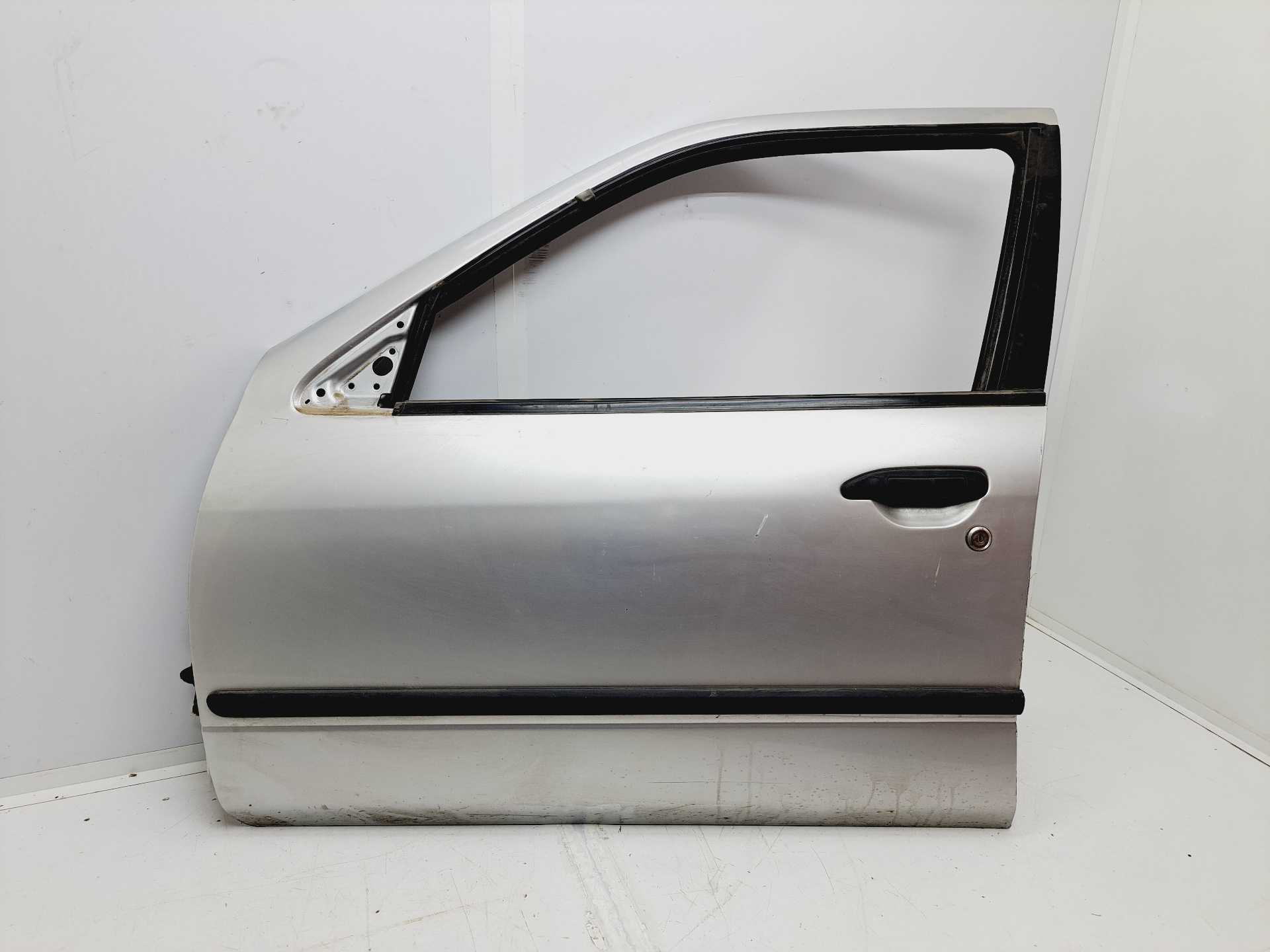 Recambio de puerta delantera izquierda para nissan primera berlina (p11) referencia OEM IAM   