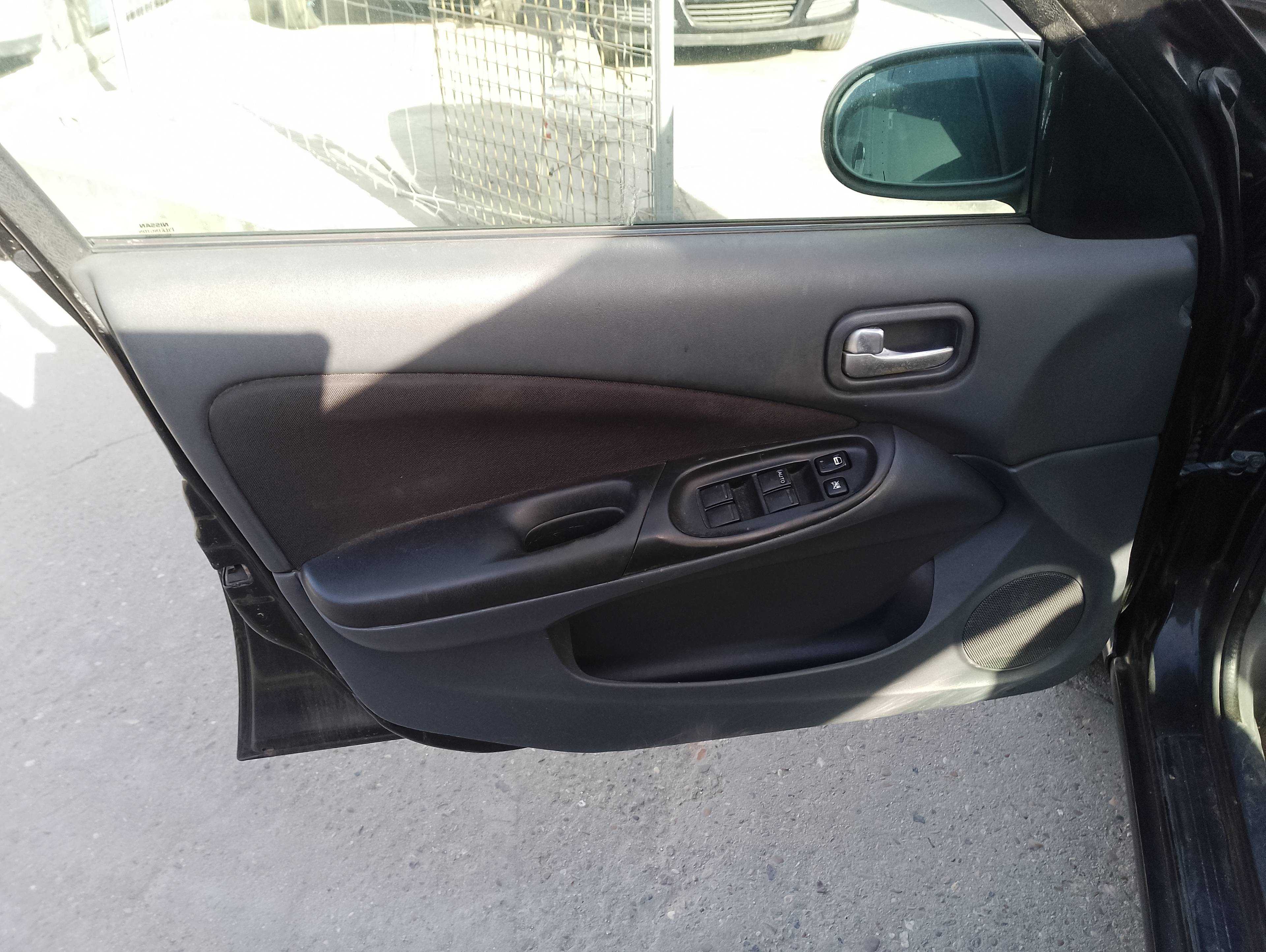 Recambio de guarnecido puerta delantera izquierda para nissan almera (n16/e) acenta referencia OEM IAM   