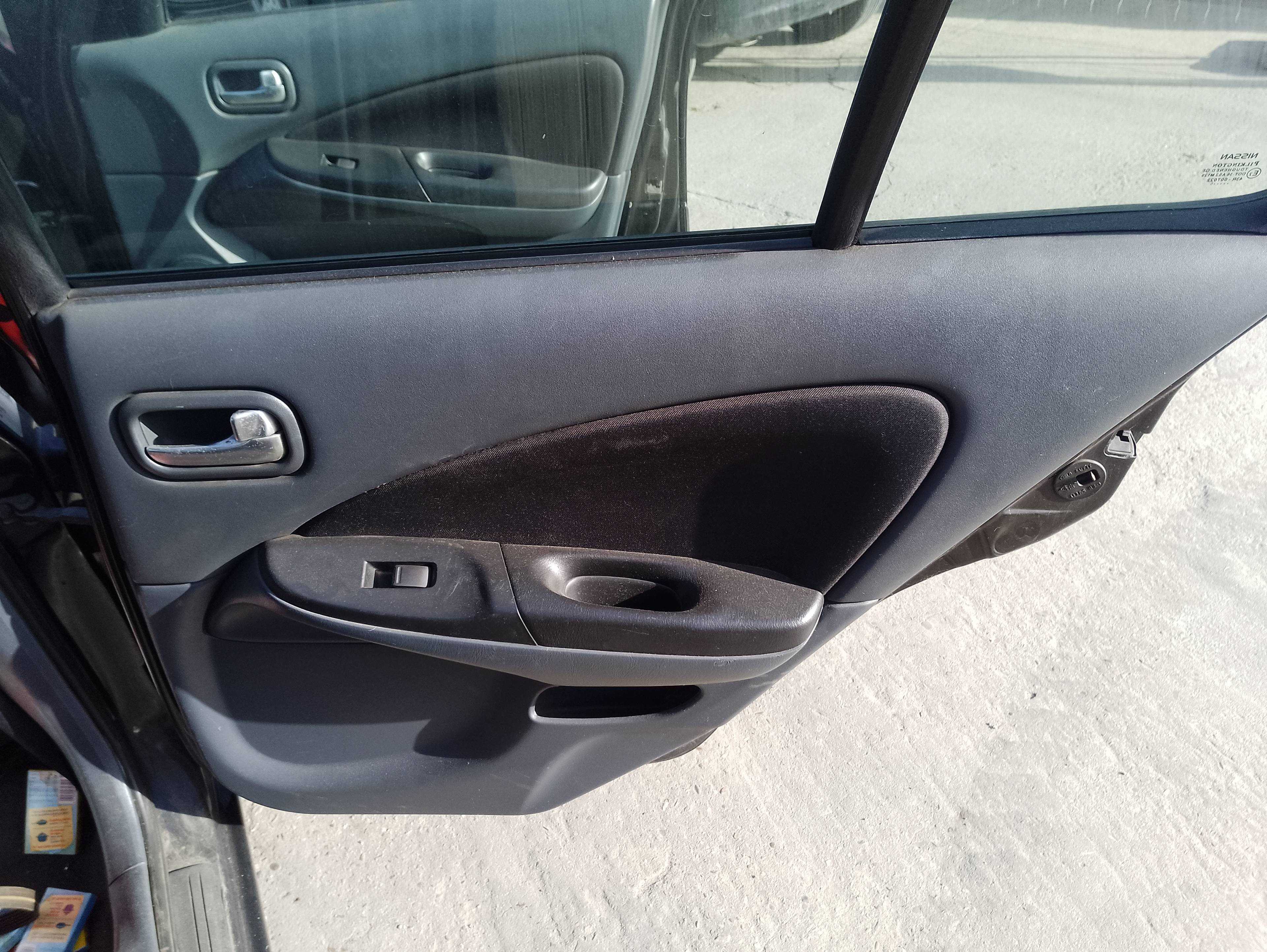 Recambio de guarnecido puerta trasera derecha para nissan almera (n16/e) acenta referencia OEM IAM   