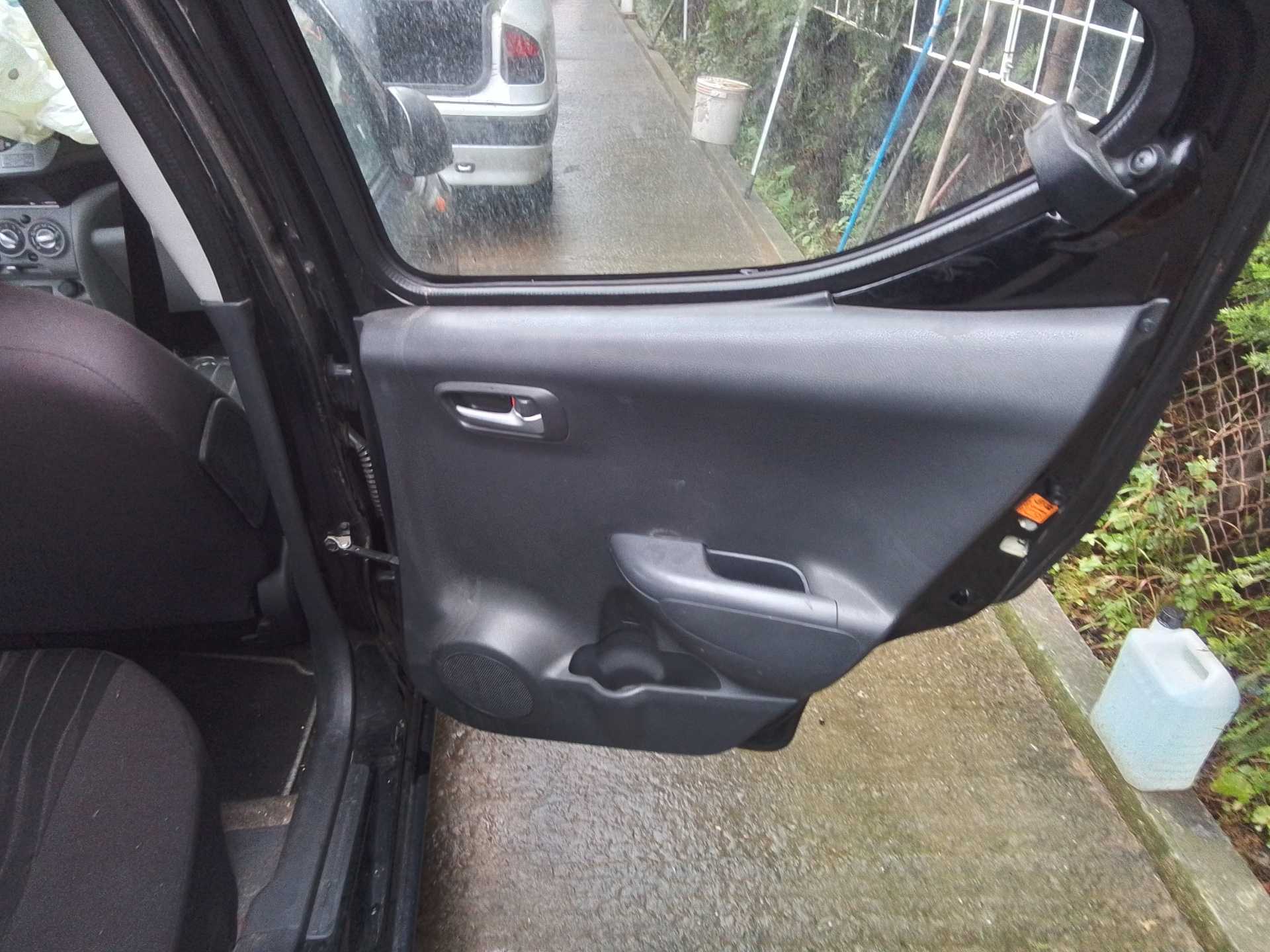 Recambio de guarnecido puerta trasera derecha para nissan pixo (uao) acenta referencia OEM IAM   
