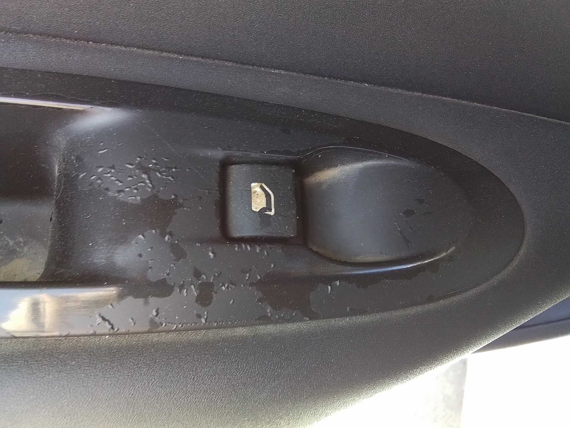 Recambio de mando elevalunas trasero izquierdo para citroën c4 berlina referencia OEM IAM   