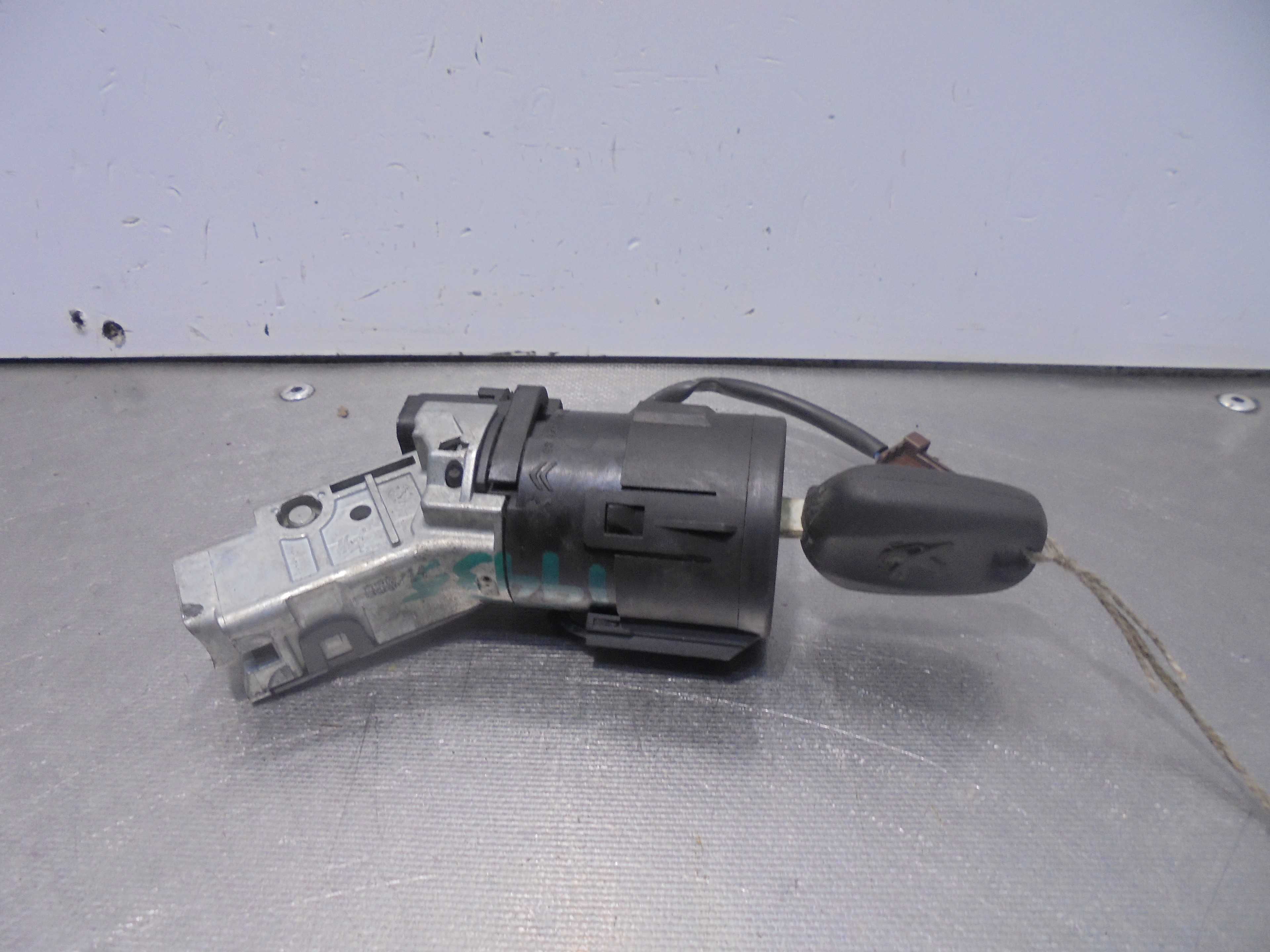 Recambio de conmutador de arranque para peugeot 208 1.6 16v hdi fap referencia OEM IAM 9673257480  