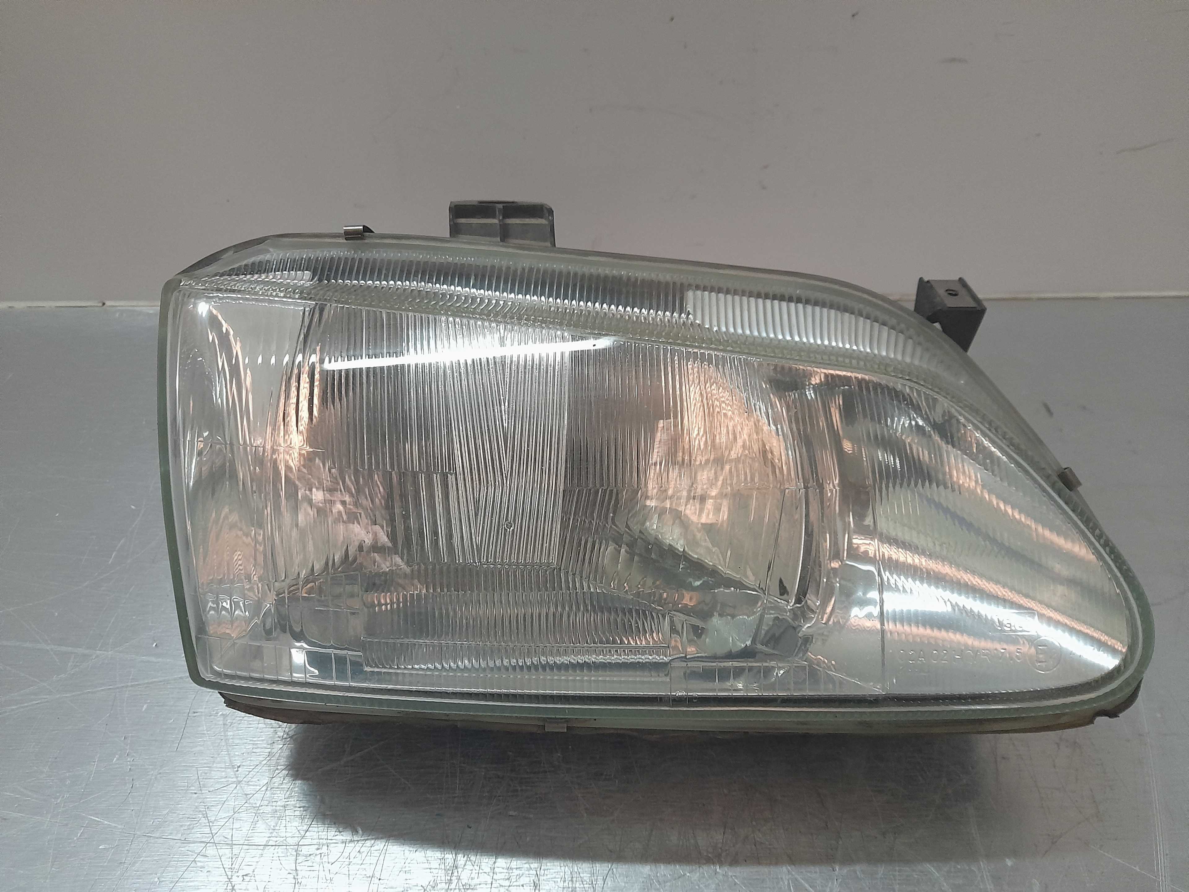 Recambio de faro derecho para renault megane i scenic (ja0) 1.9 d kaleido referencia OEM IAM   
